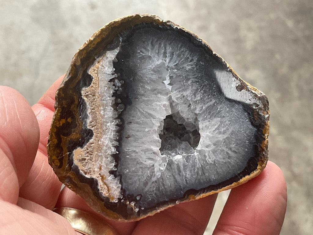 96g UV Reactive Polished Agate Half 5C