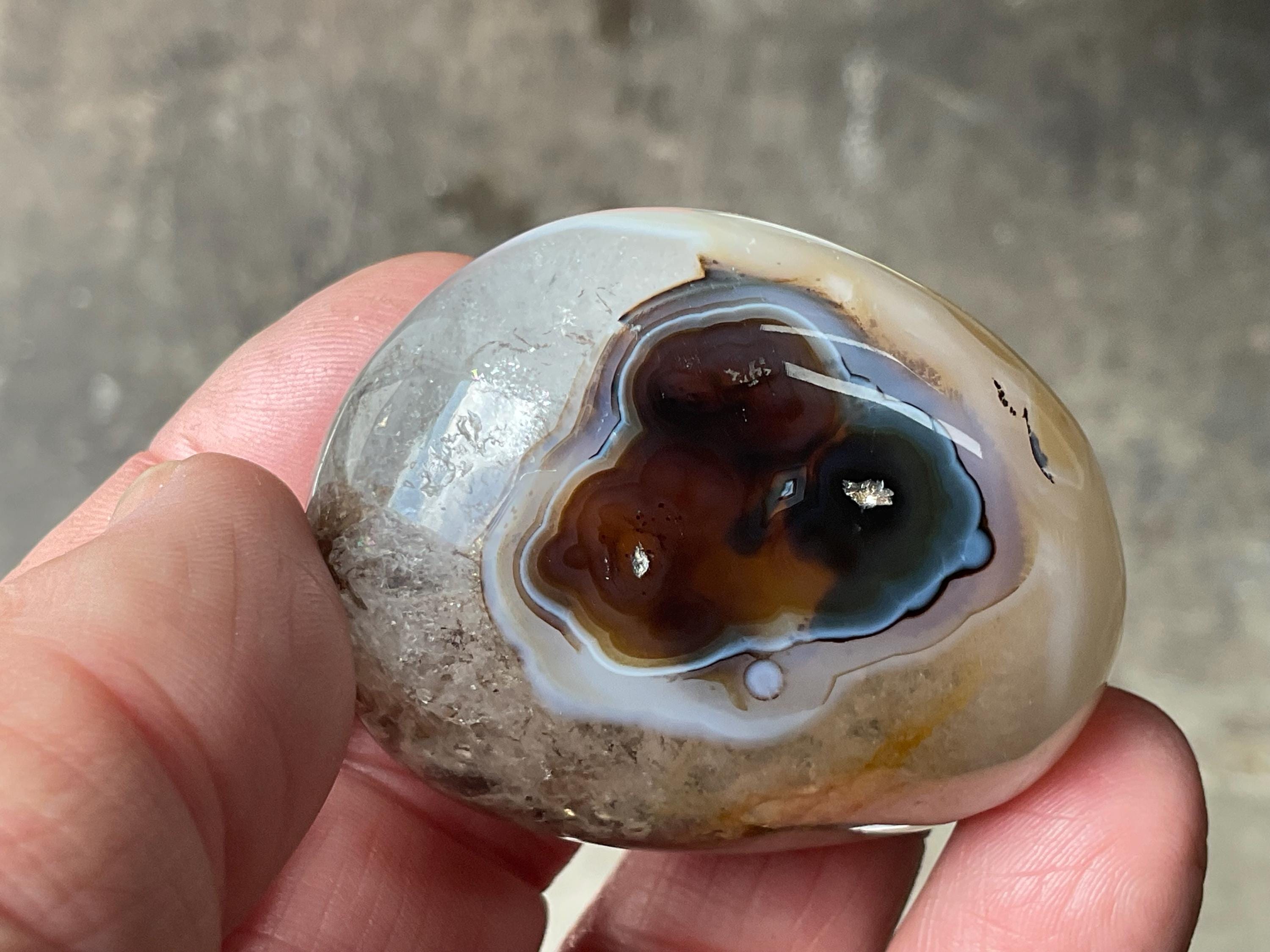 92g Dendritic Rainbow Agate Palmstone B