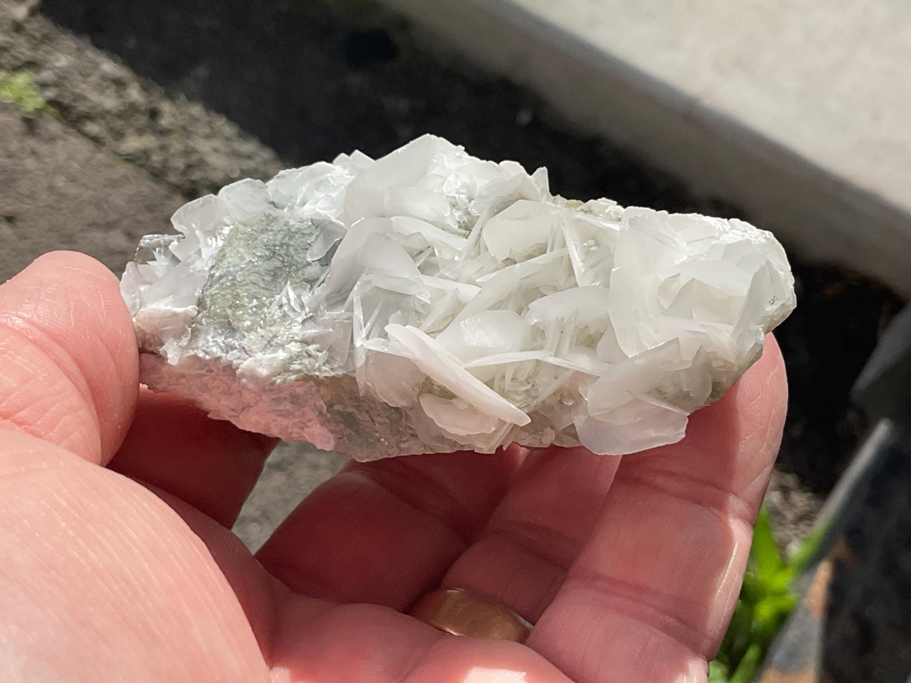 158g UV Reactive “Angel Wing” Calcite Specimen 1B from Hunan, China