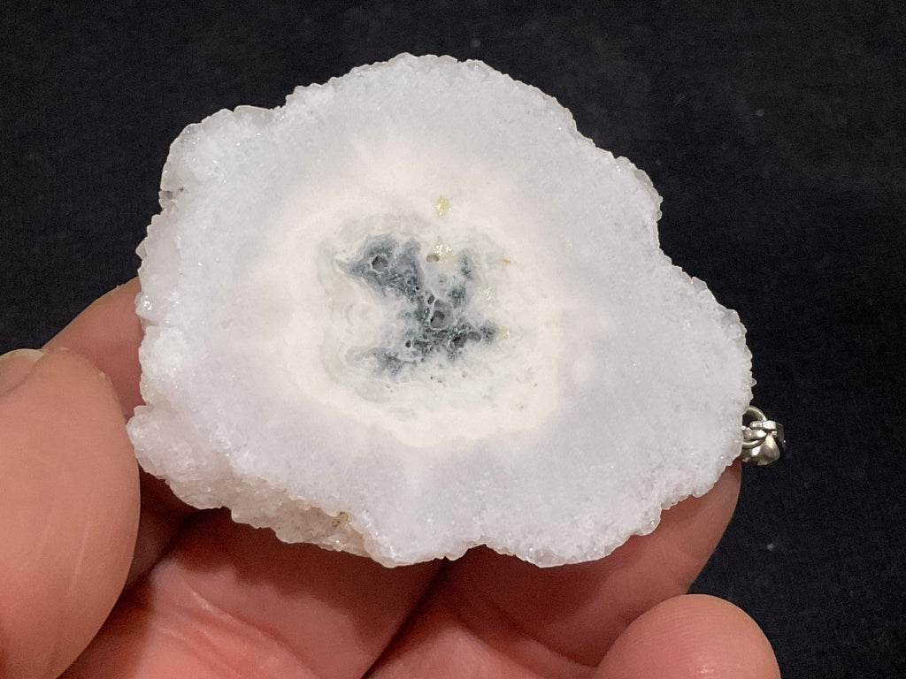 18g Solar Quartz Pendant 4B
