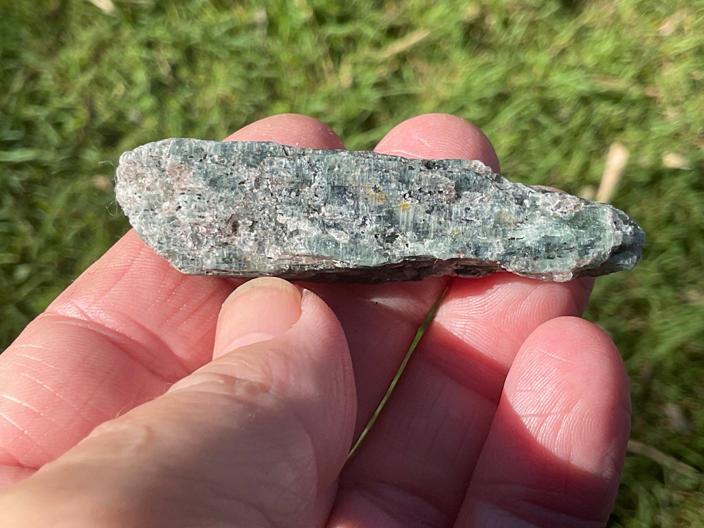 20g Dark Green Pakistan Kyanite + Rough 3A