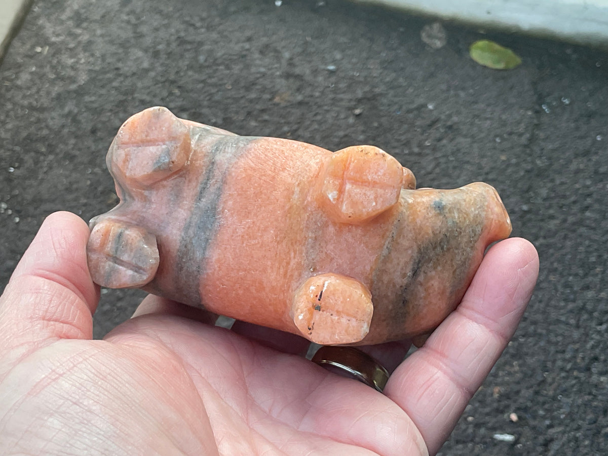 542g Sunstone Pig Carving