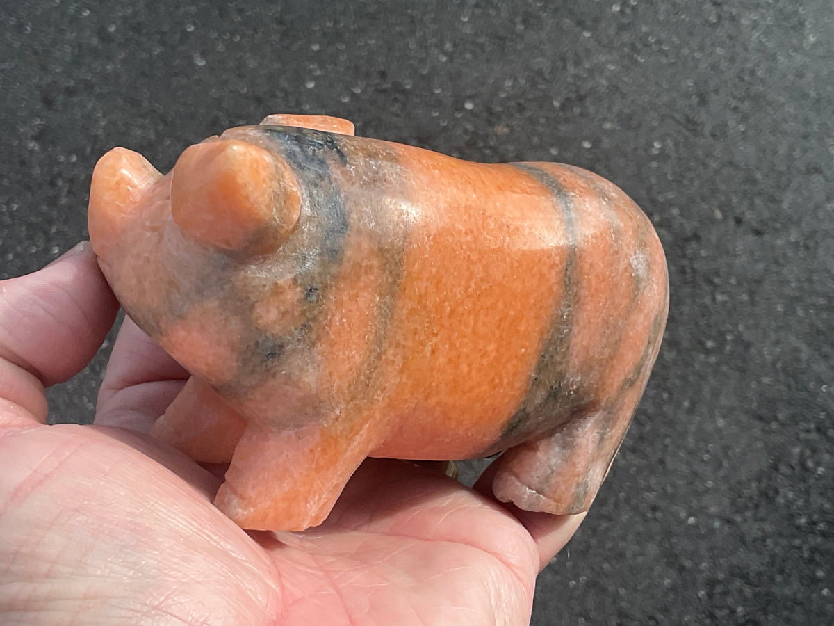 542g Sunstone Pig Carving