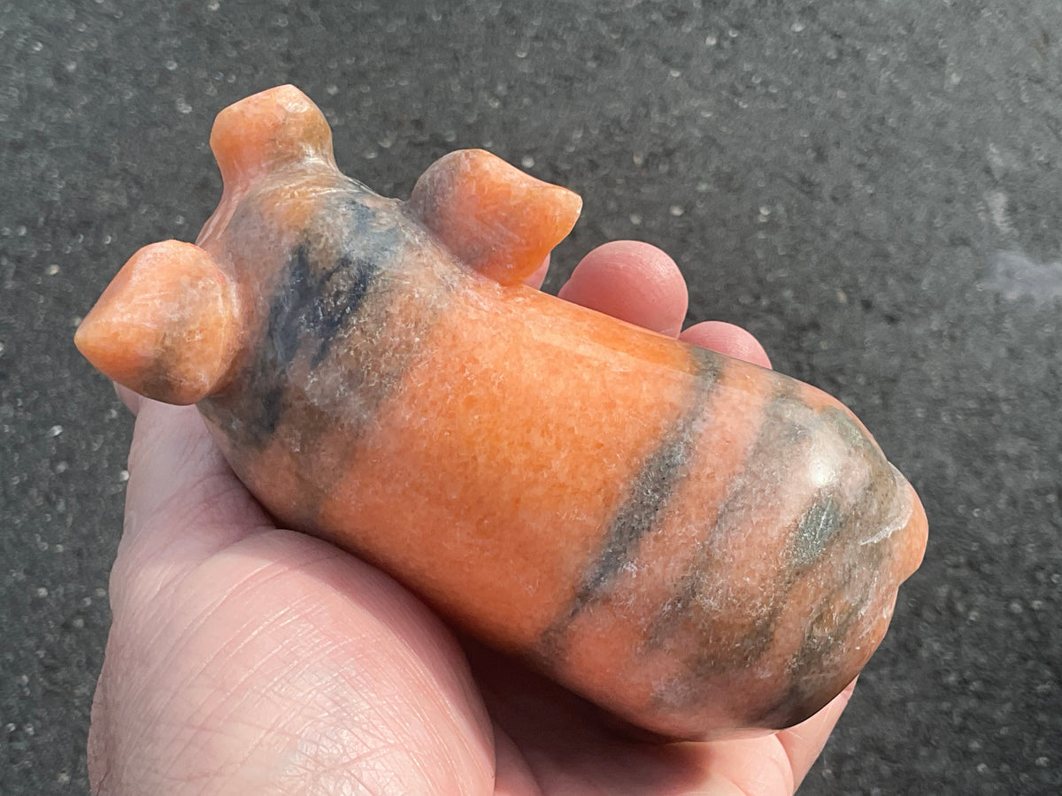542g Sunstone Pig Carving