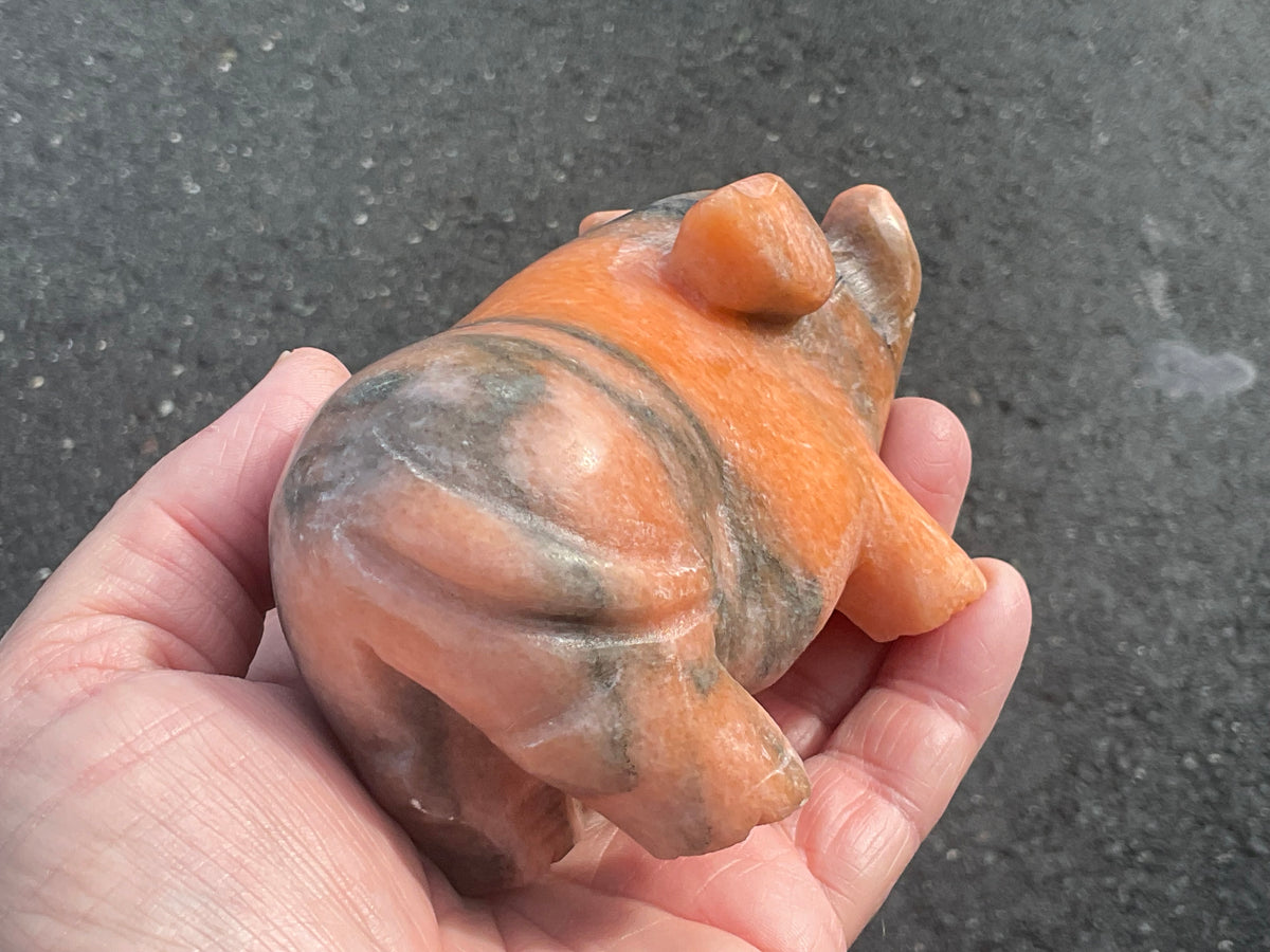 542g Sunstone Pig Carving