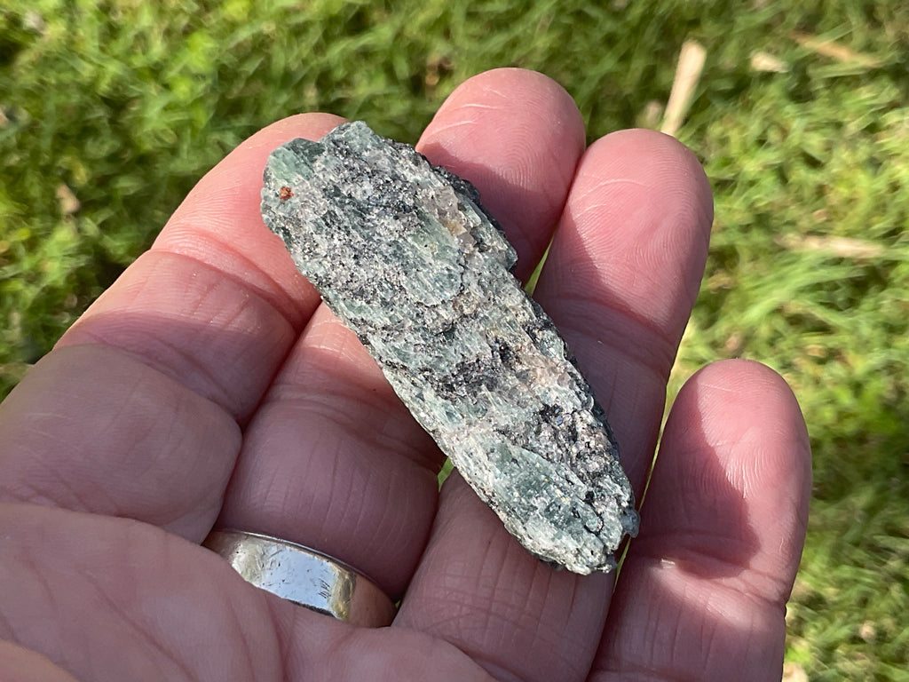 22g Dark Green Pakistan Kyanite + Rough 5B