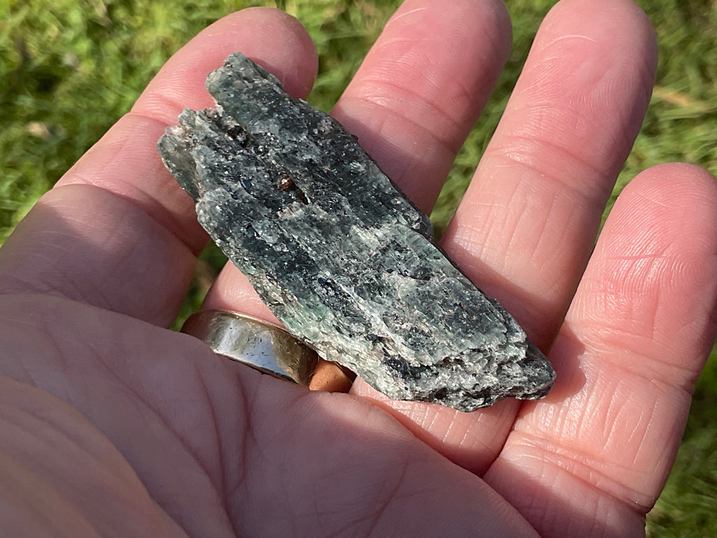 24g Dark Green Pakistan Kyanite + Rough 6A