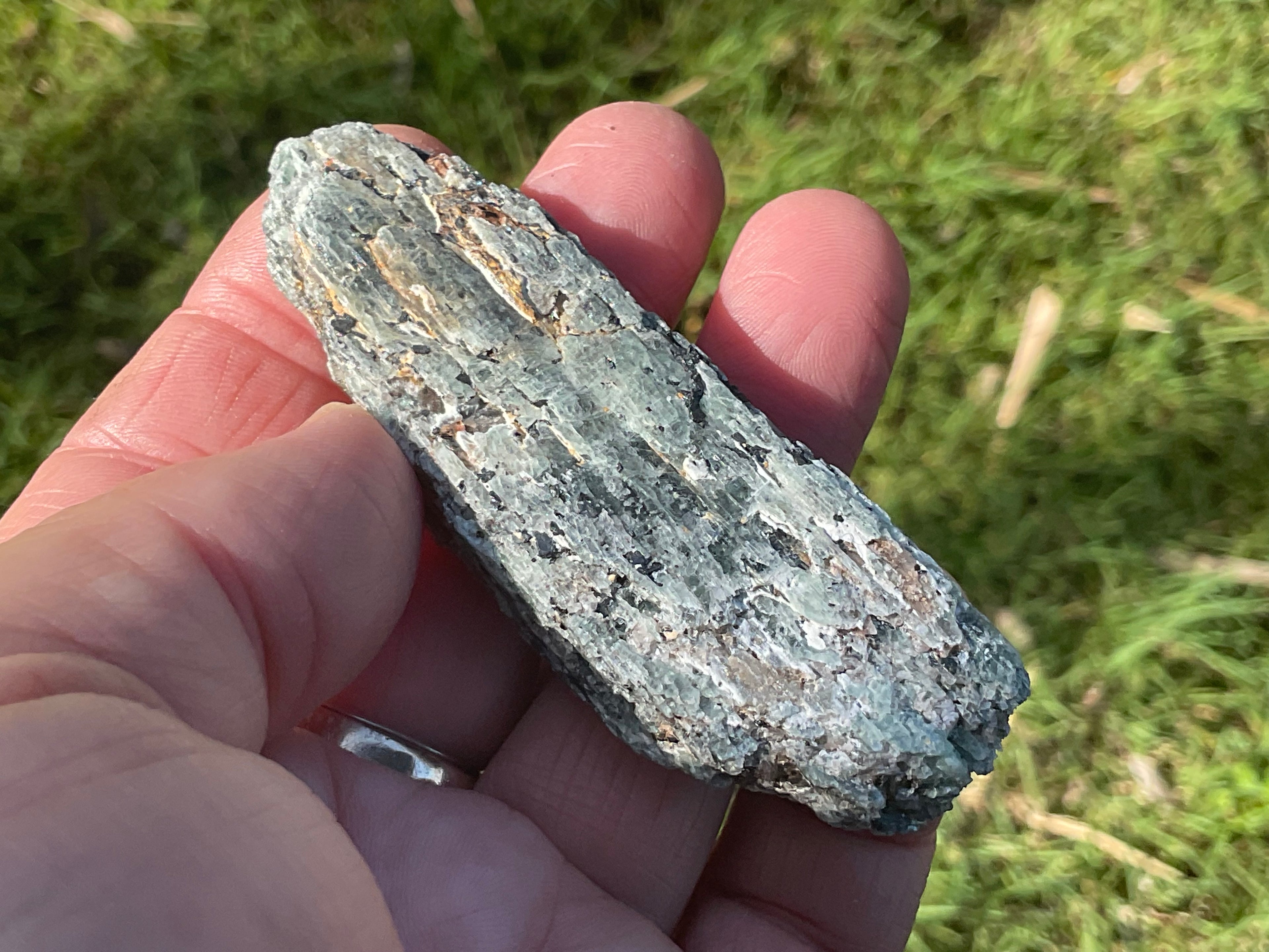 62g Dark Green Pakistan Kyanite + Rough 10A