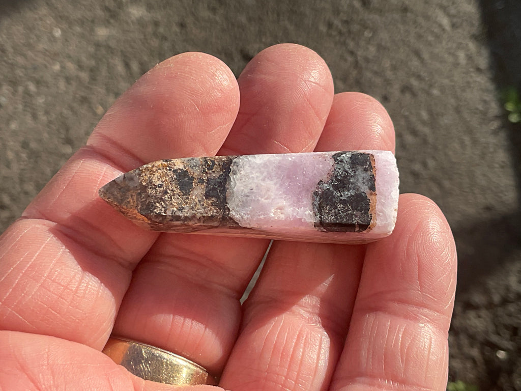 18g Pink Aragonite in Black Matrix Tower A