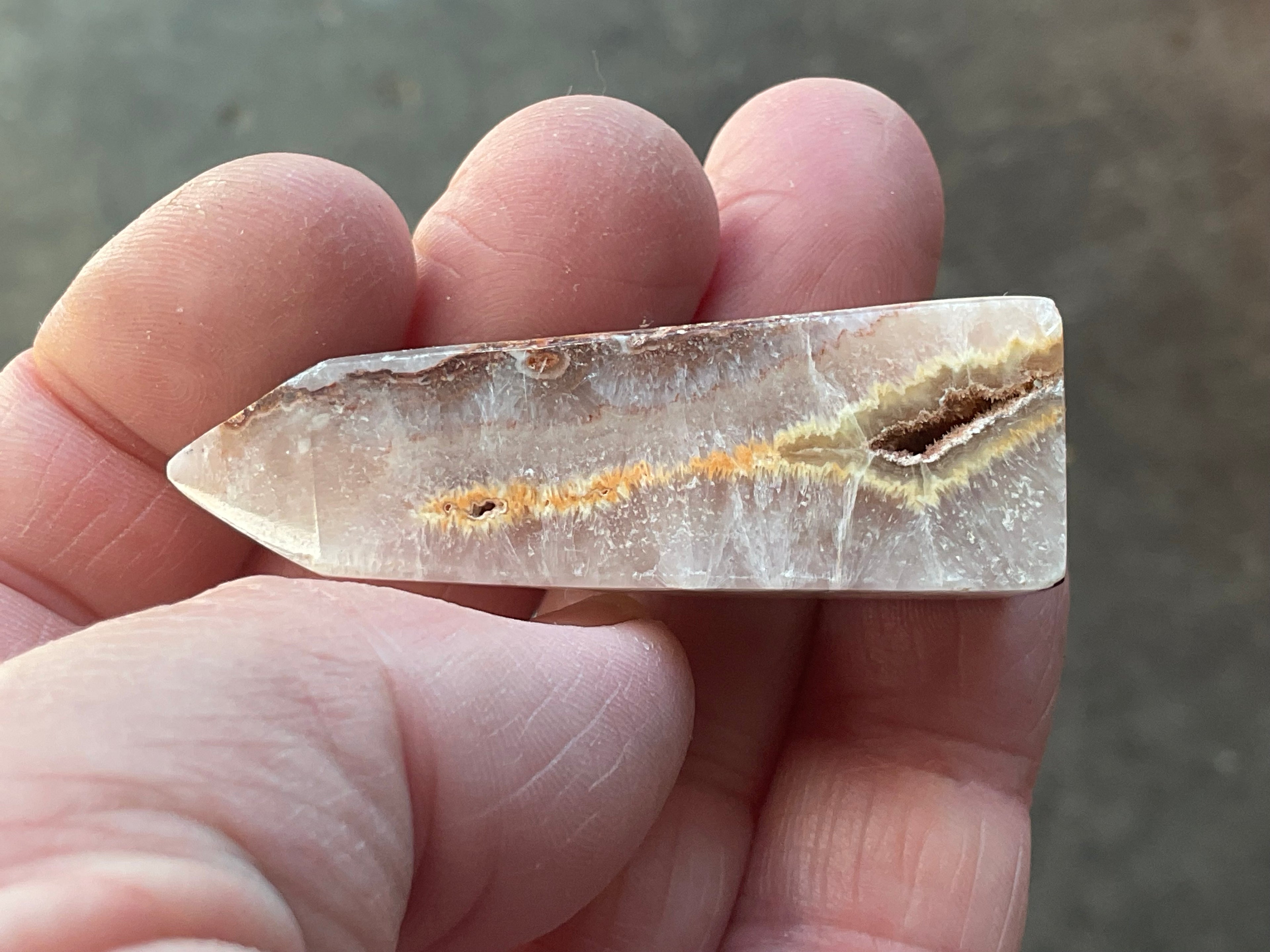26g Pink Aragonite In Black Matrix Tower D