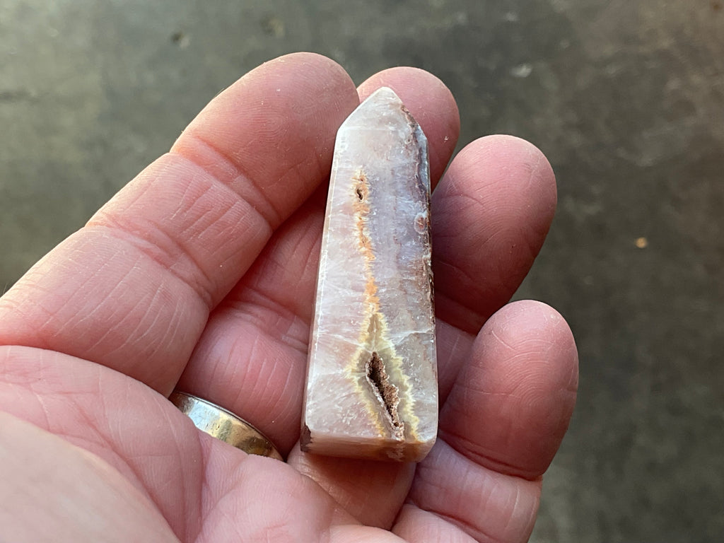 26g Pink Aragonite In Black Matrix Tower D