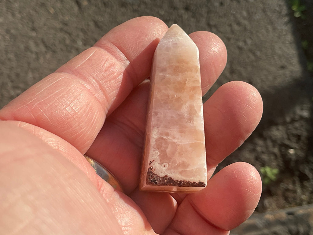26g Pink Aragonite In Black Matrix Tower D