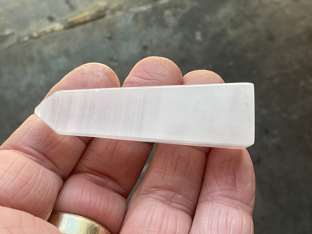 30g Mangano Calcite Tower 2A