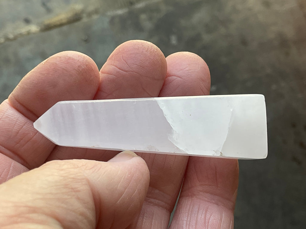 30g Mangano Calcite Tower 2A