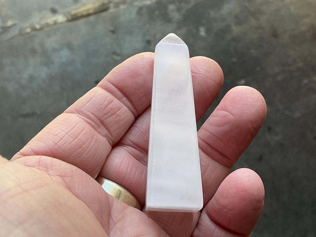 30g Mangano Calcite Tower 2A