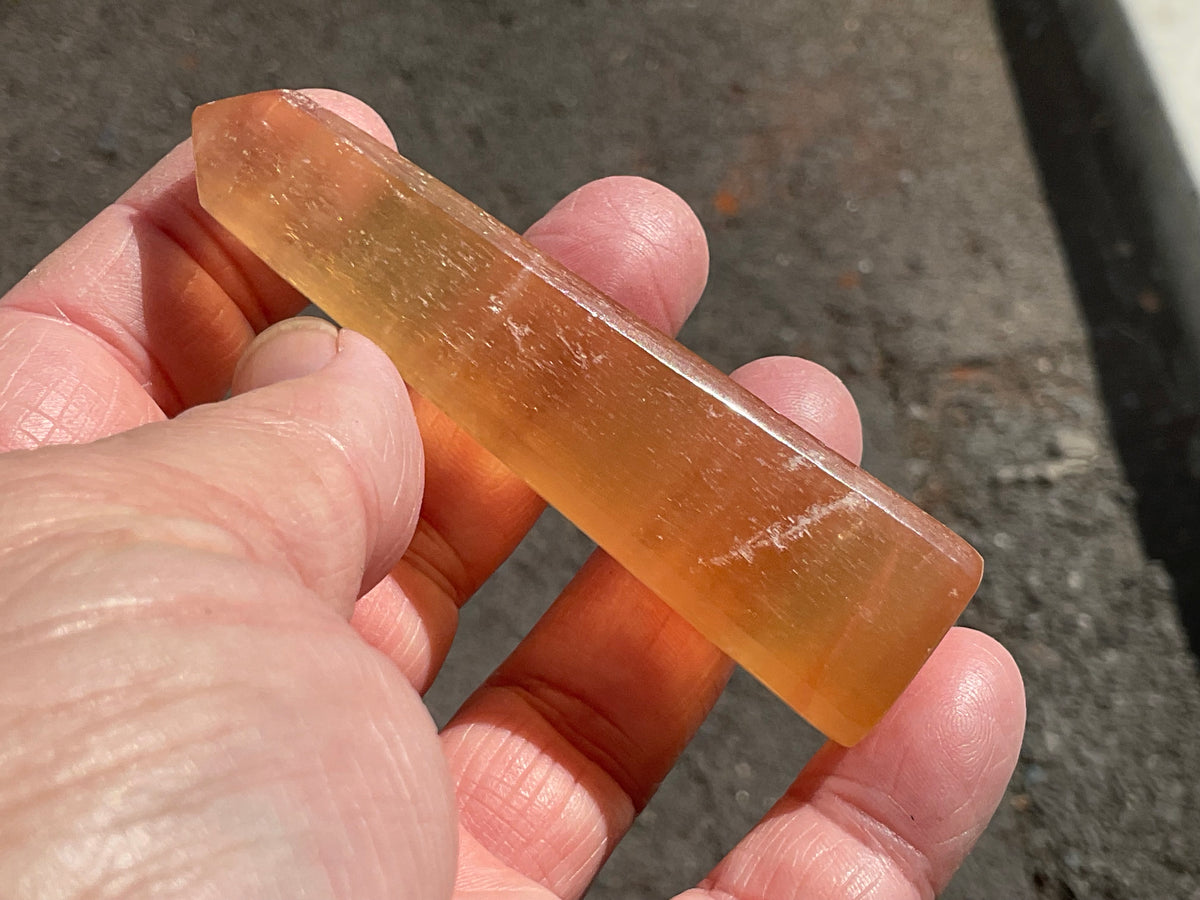 61g Honey Calcite Generator 1C