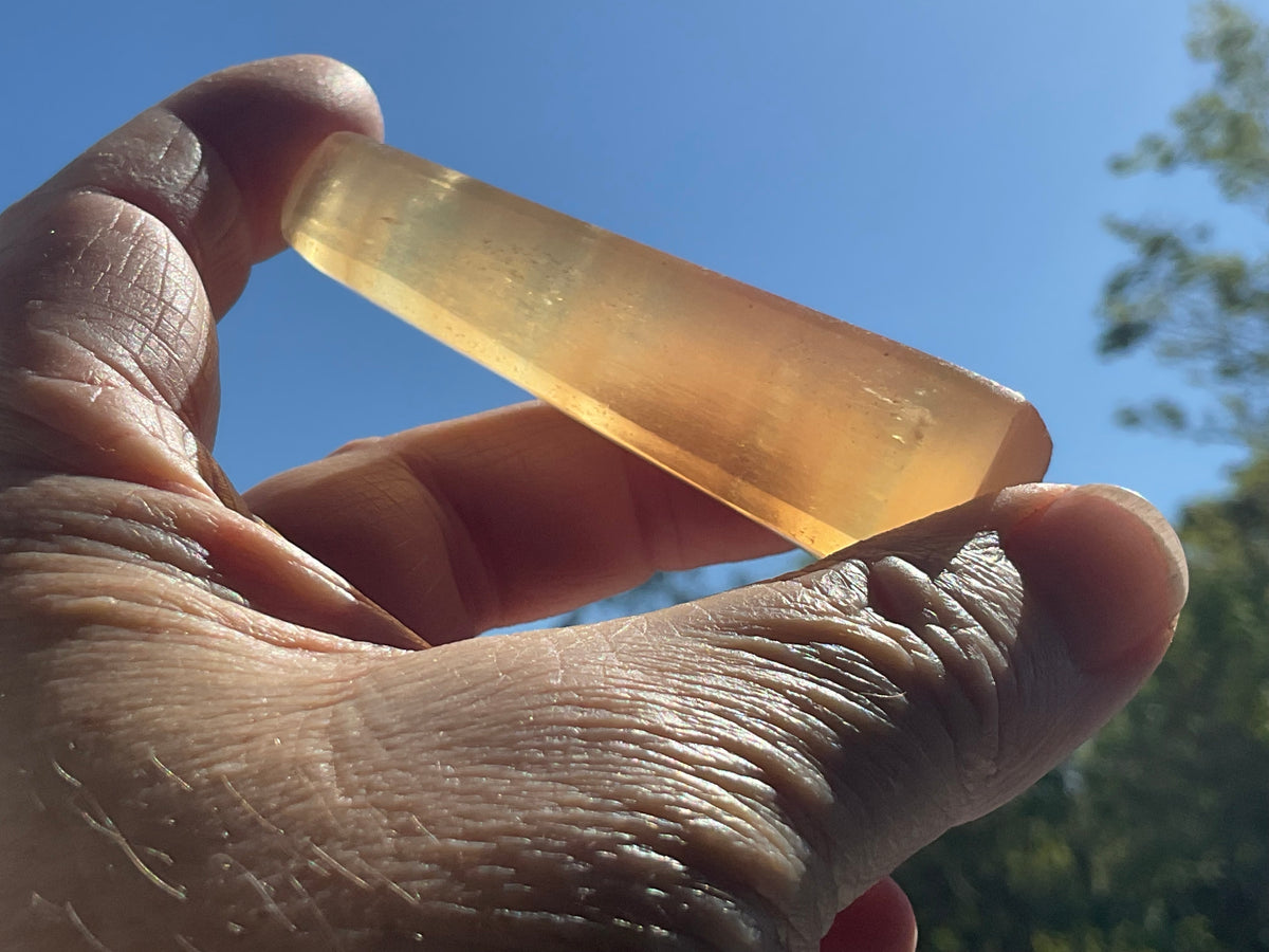 53g Honey Calcite Generator 2B