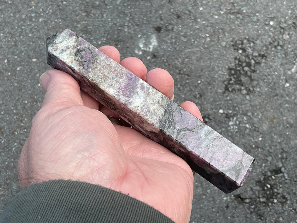 157g Ruby/Spinel in Matrix Generator B