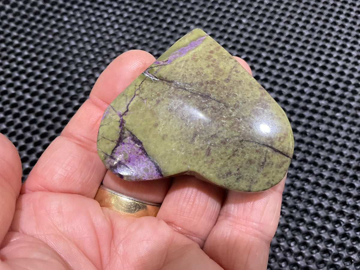 58g Atlantisite Heart 5B