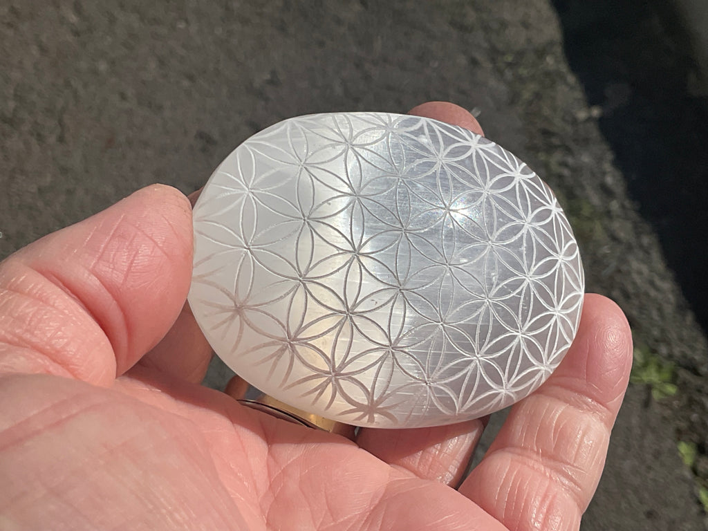 115g Flower of Life Etched Selenite Palmstone 1B