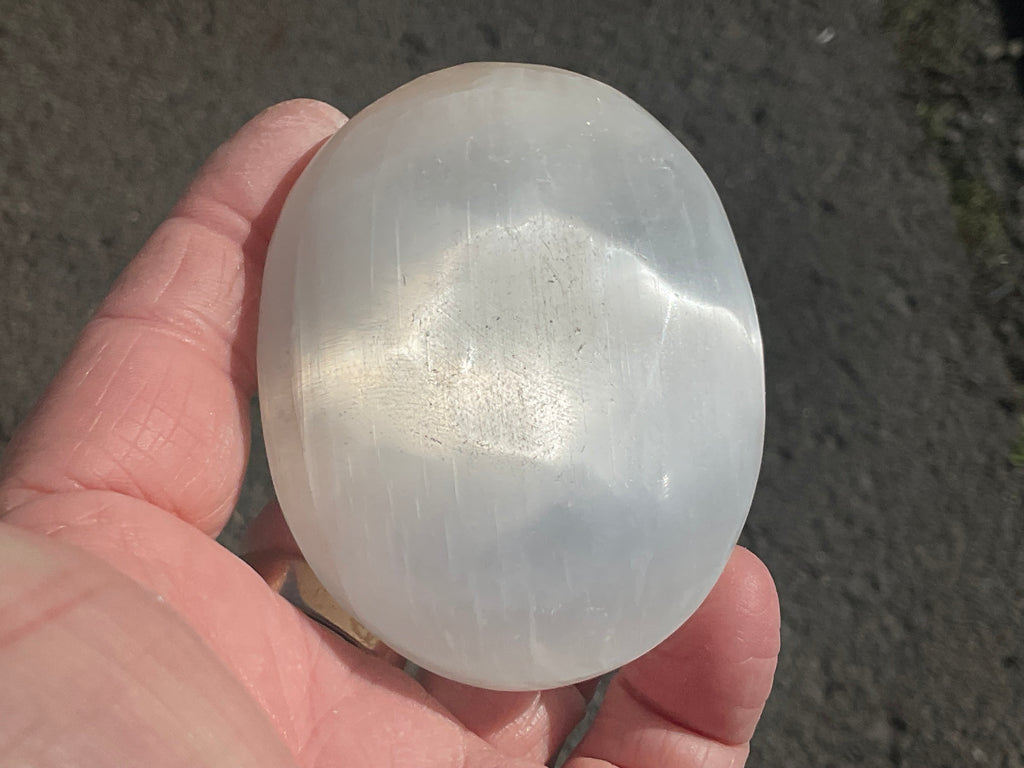148g Flower of Life Etched Palmstone 3B