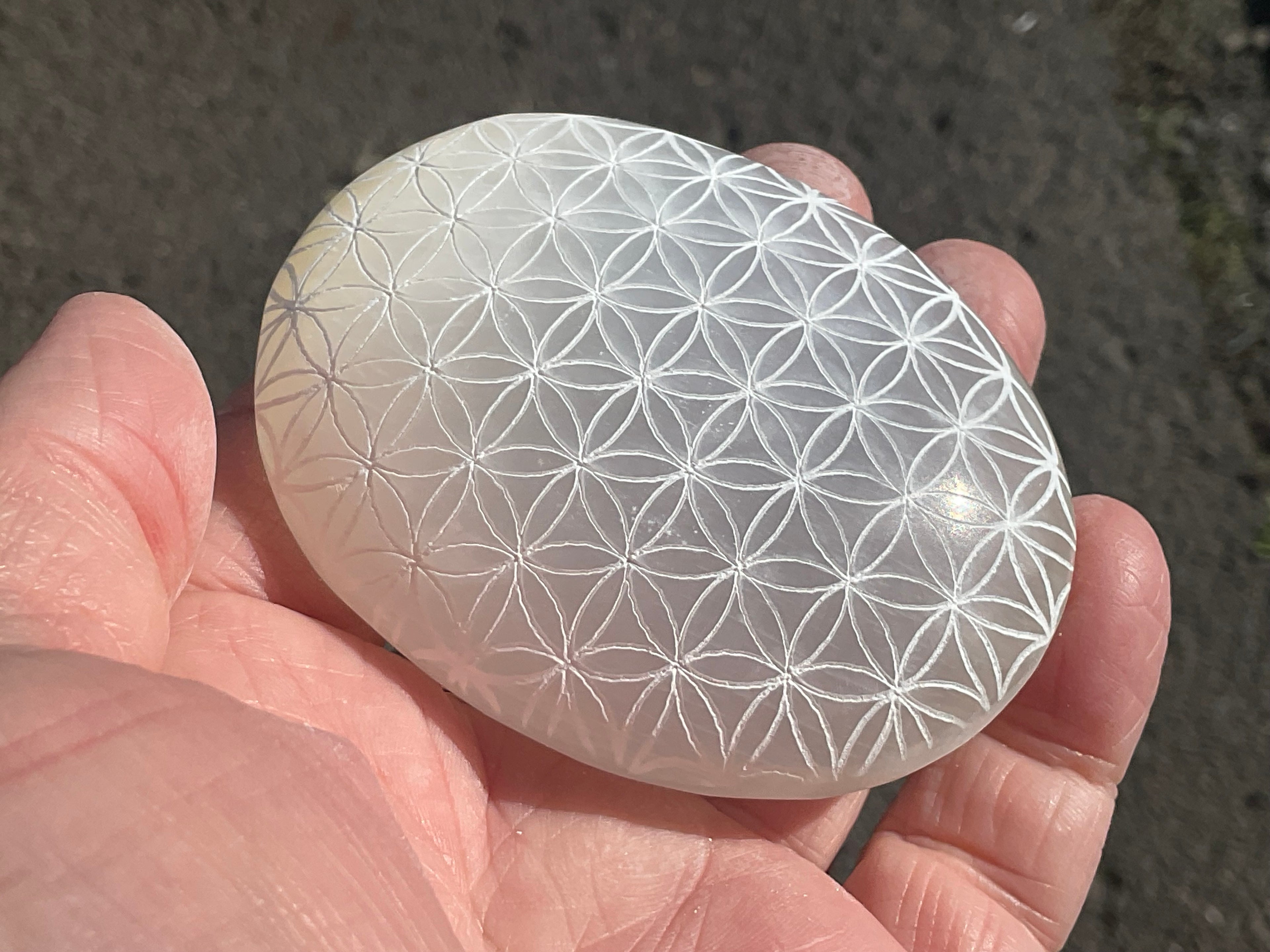 148g Flower of Life Etched Palmstone 3B