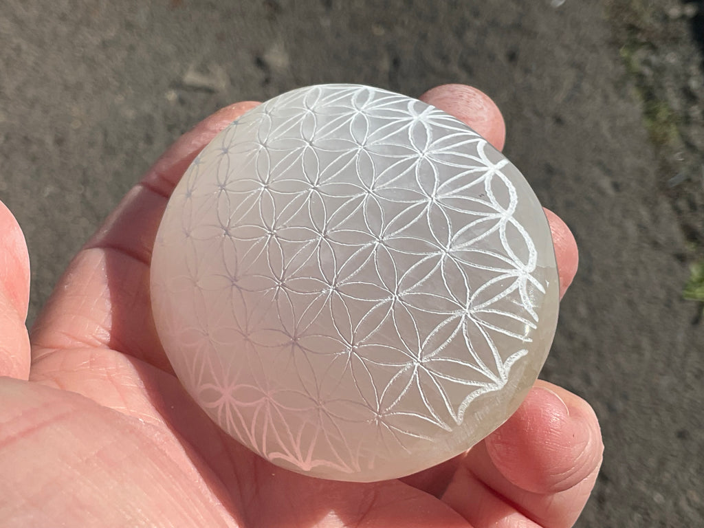 148g Flower of Life Etched Palmstone 3B