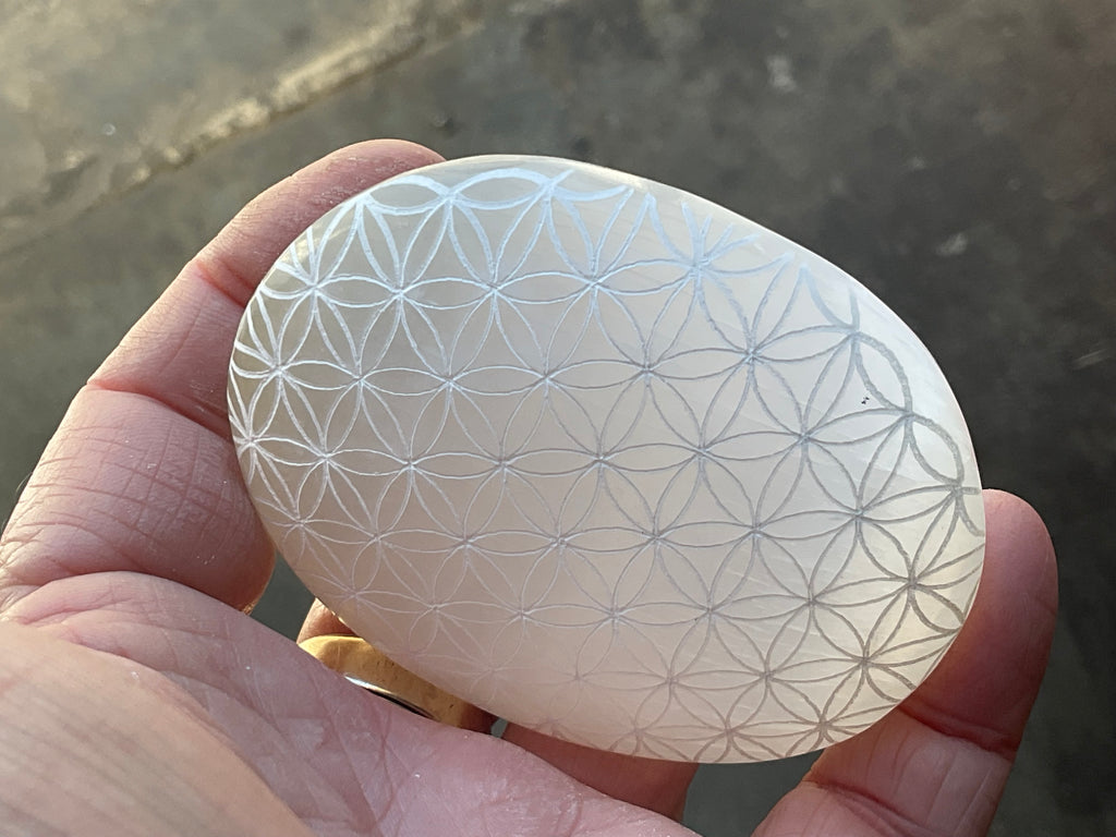 148g Flower of Life Etched Palmstone 3B