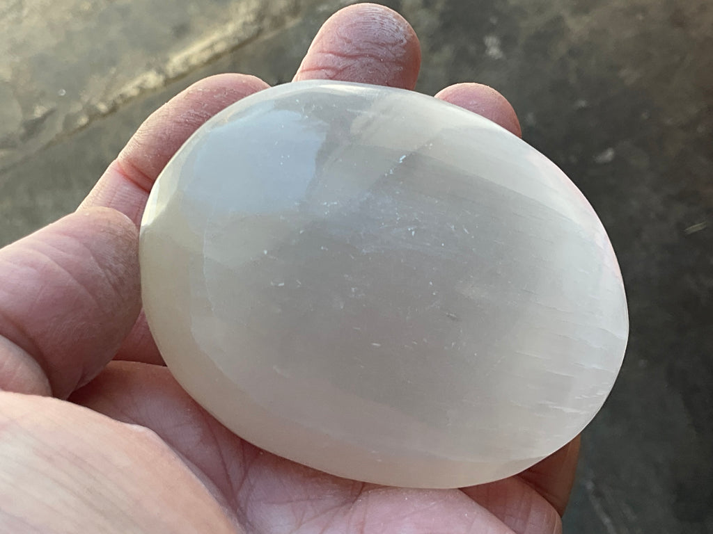 148g Flower of Life Etched Palmstone 3B