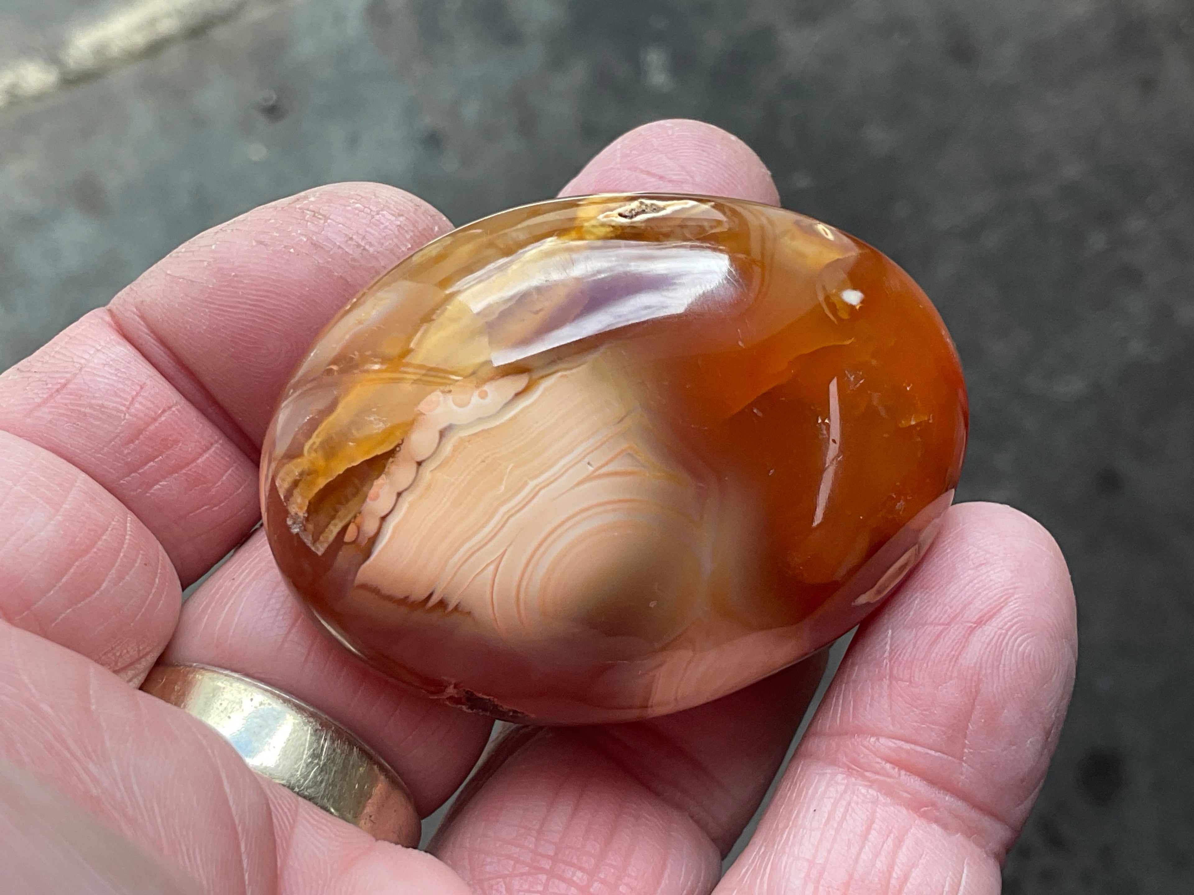 70g Carnelian Palmstone 4E