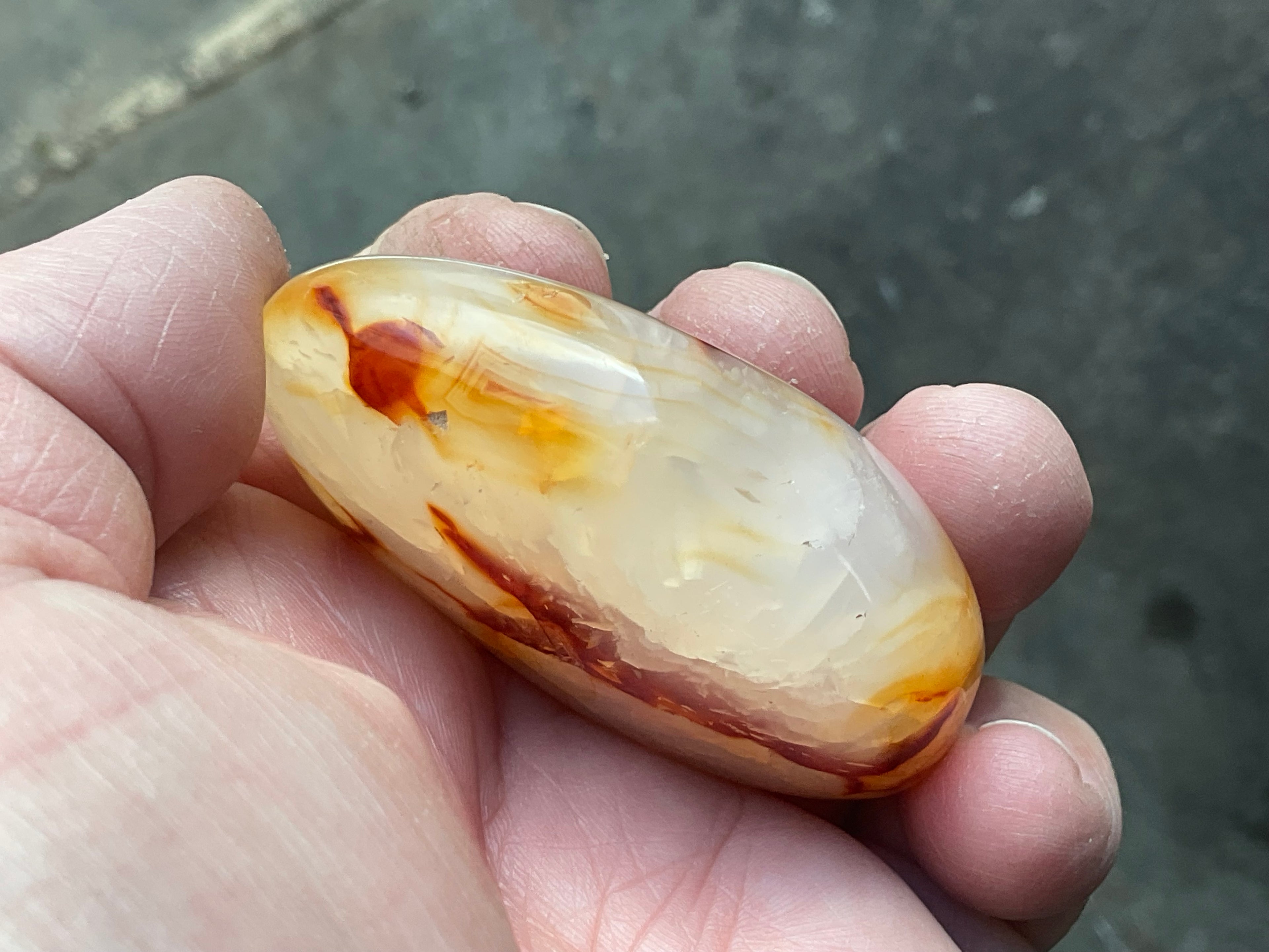 84g Carnelian Palmstone 5A