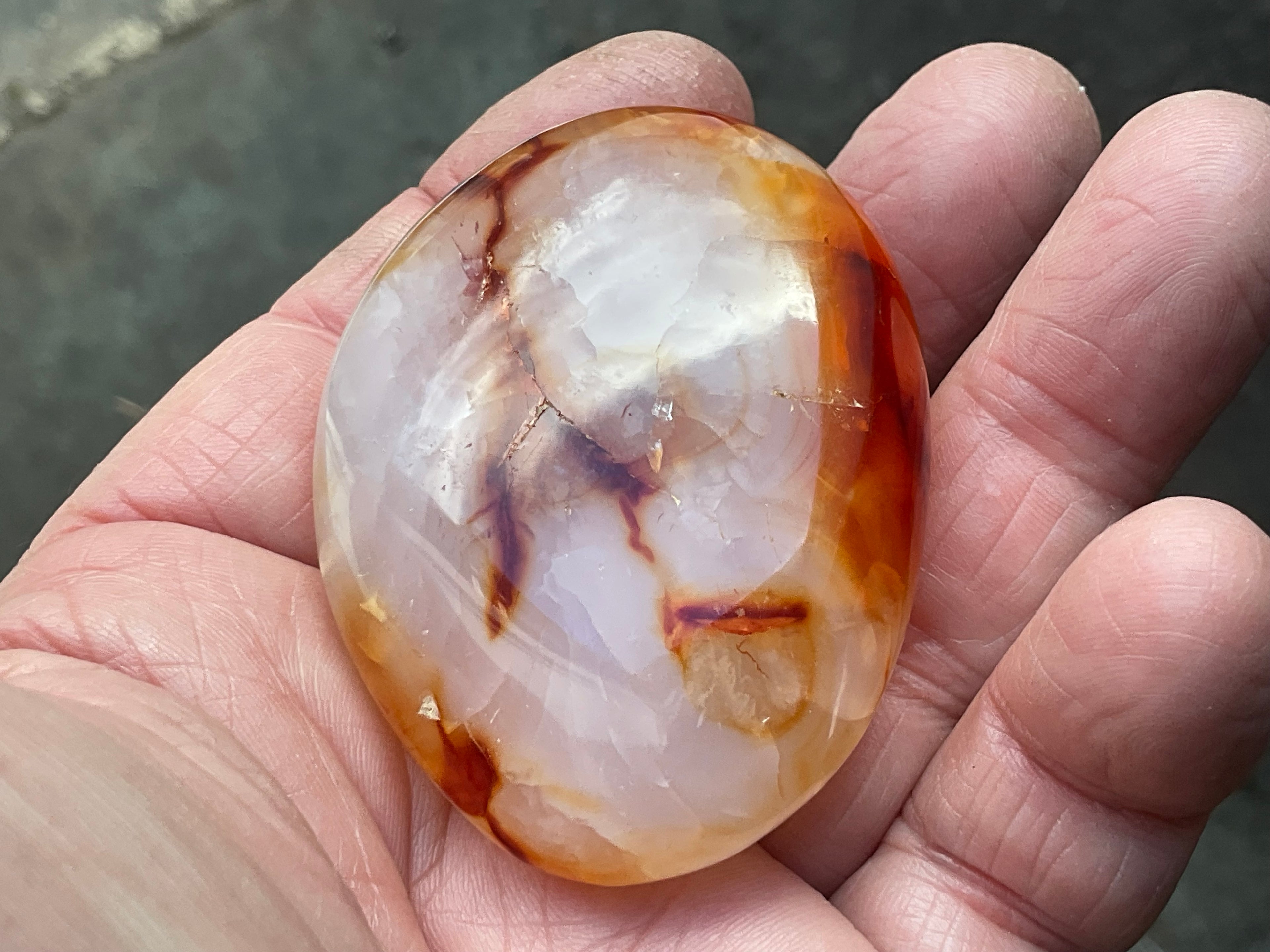 84g Carnelian Palmstone 5A