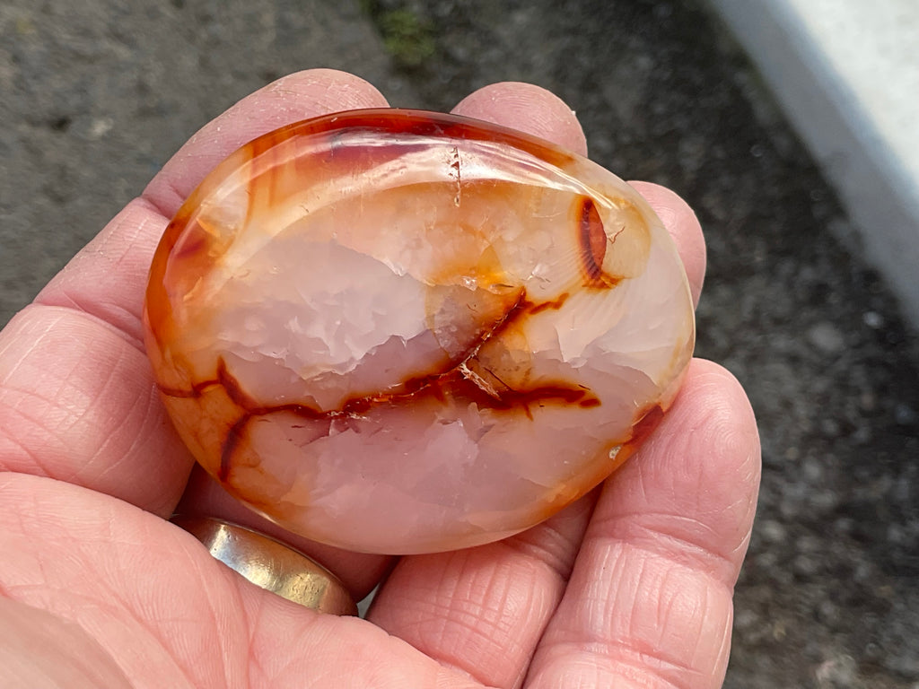 84g Carnelian Palmstone 5A