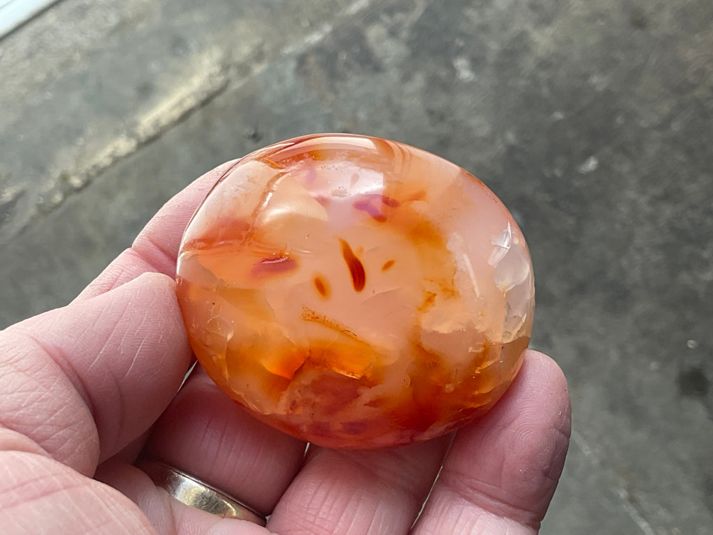 93g Carnelian Palmstone 7A