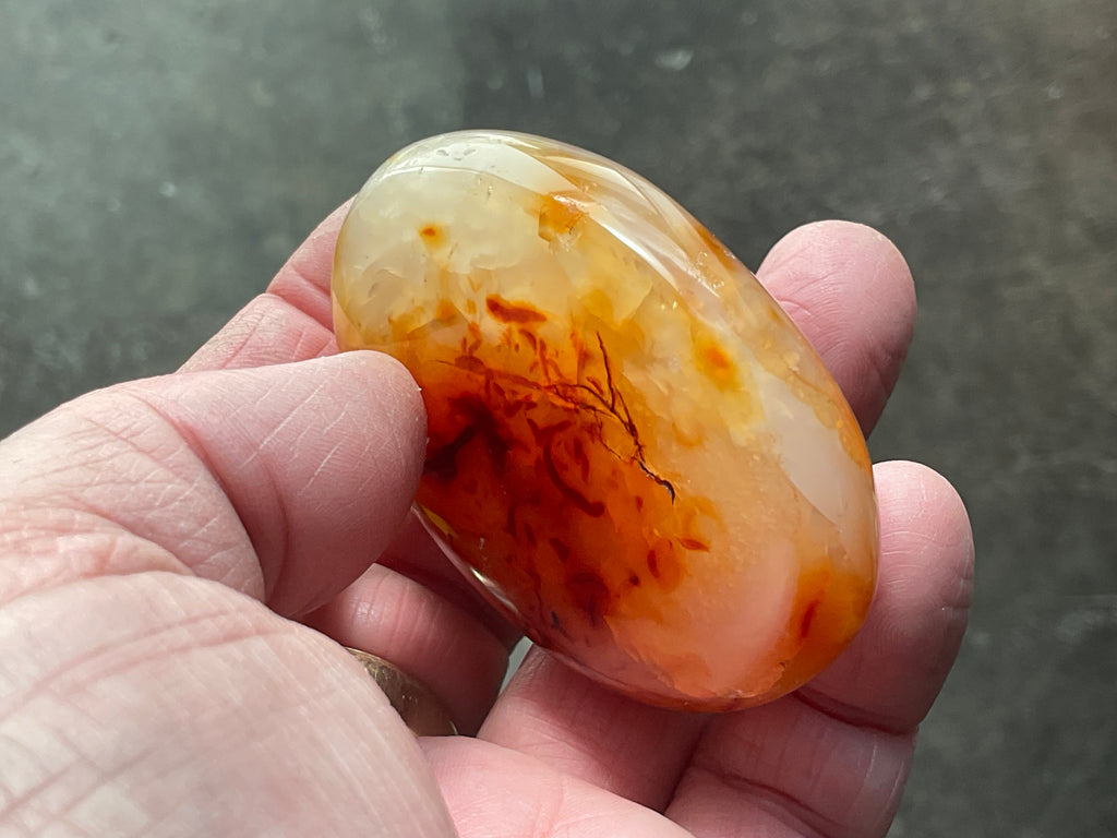 107g Carnelian Palmstone 8A
