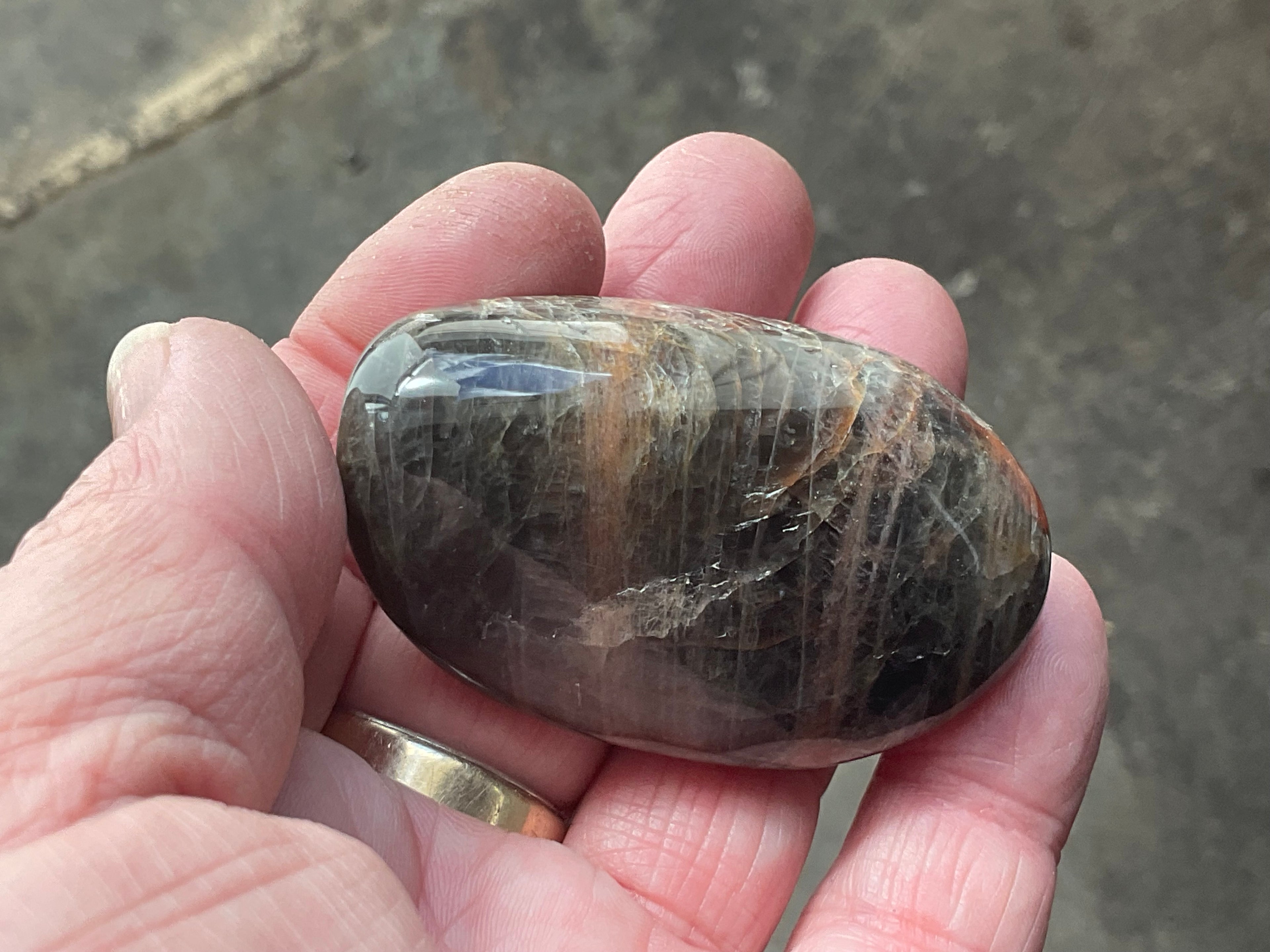 68g Black Moonstone Palmstone 4B