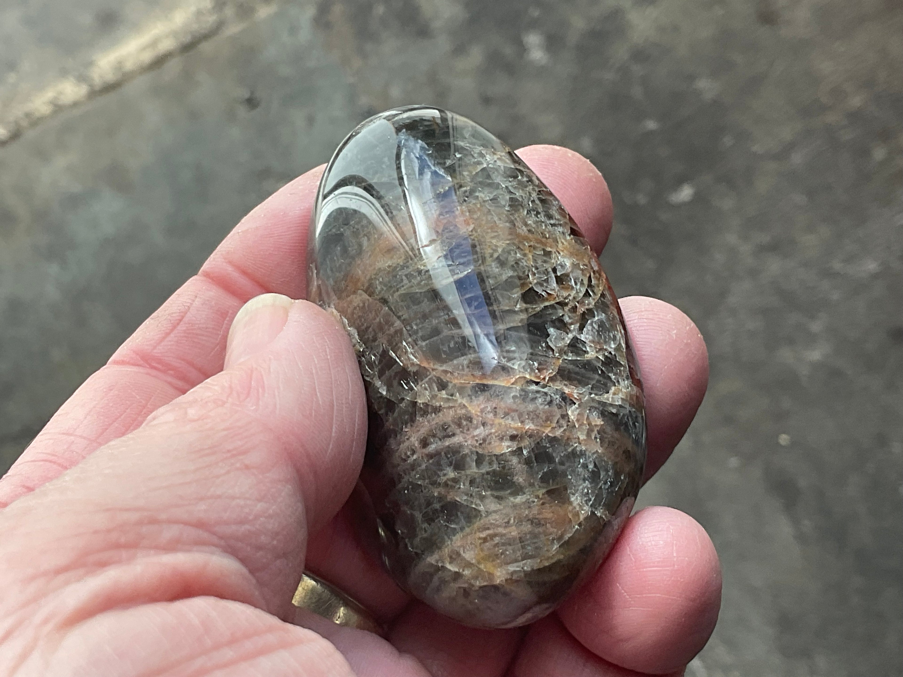 68g Black Moonstone Palmstone 4B
