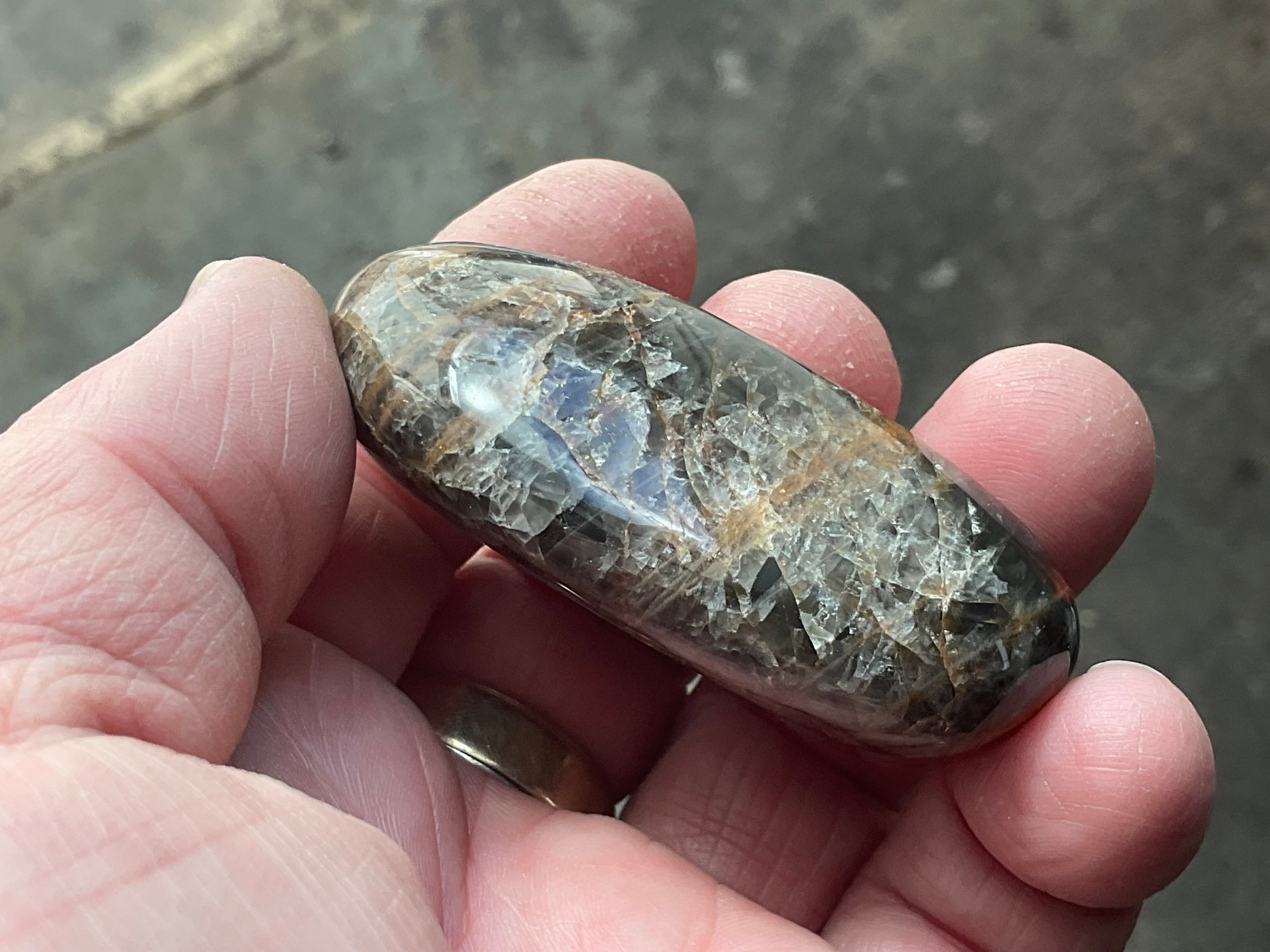 68g Black Moonstone Palmstone 4B
