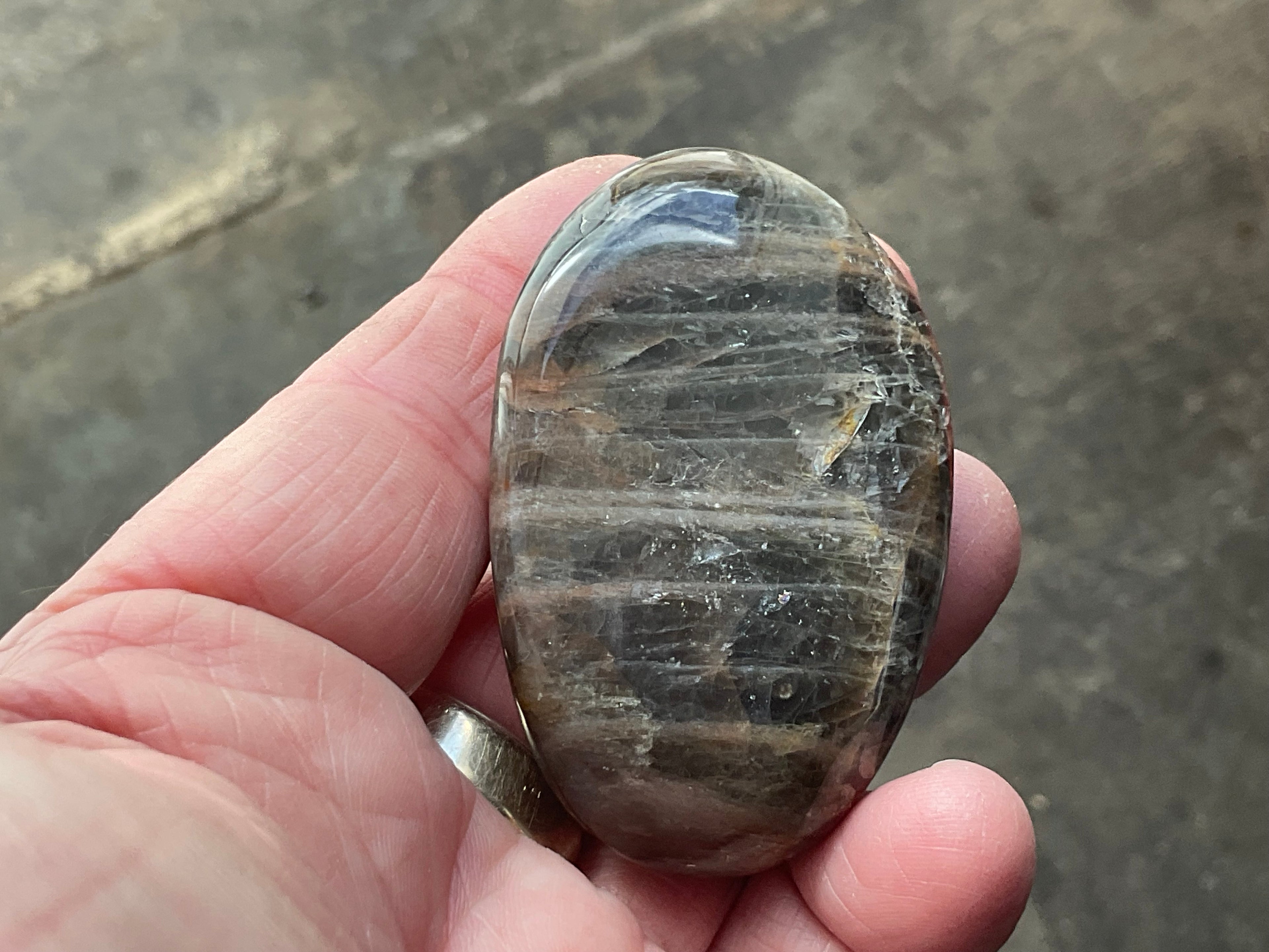 68g Black Moonstone Palmstone 4B