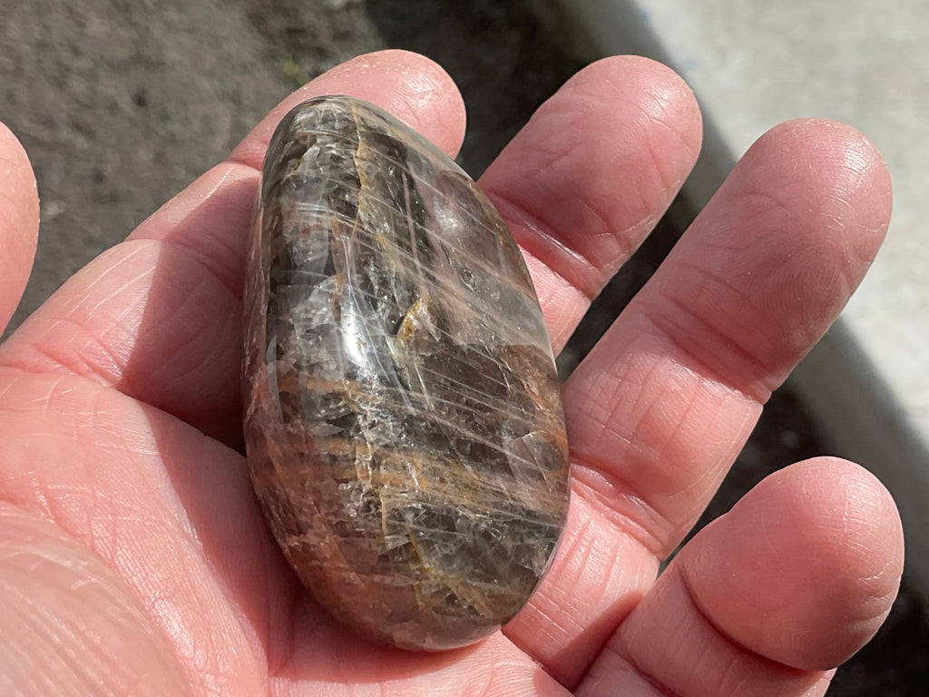 68g Black Moonstone Palmstone 4B