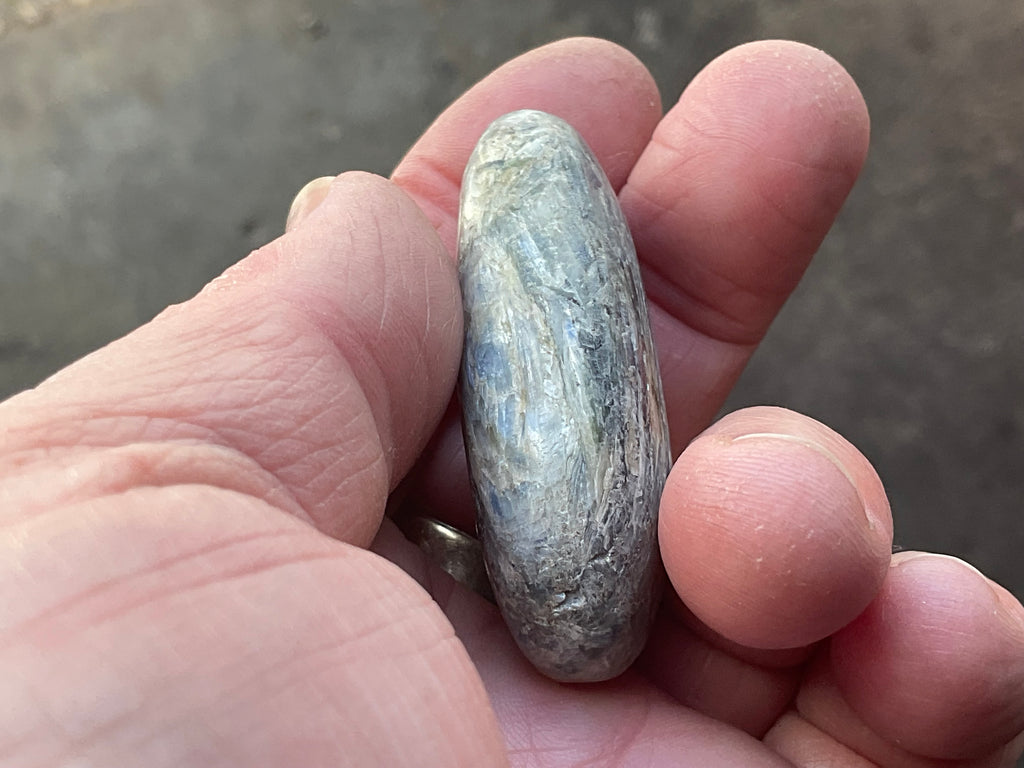 48g Blue Kyanite Palmstone 1A
