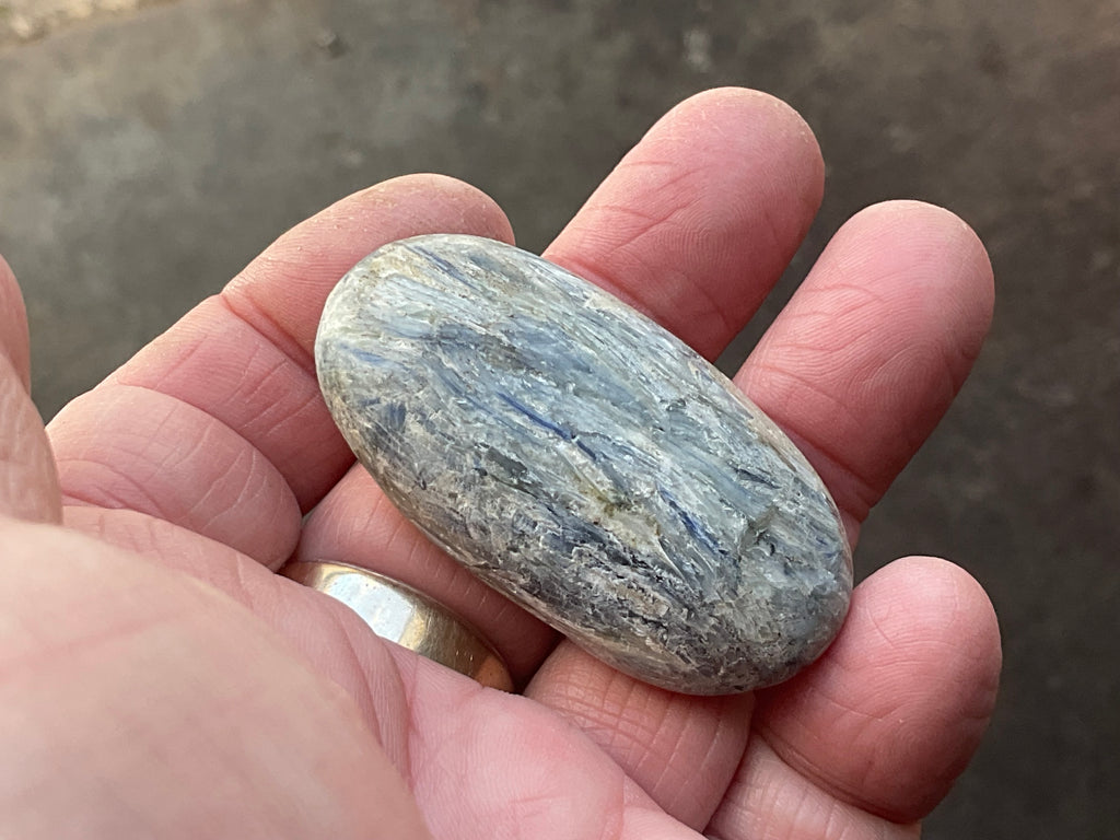 48g Blue Kyanite Palmstone 1A