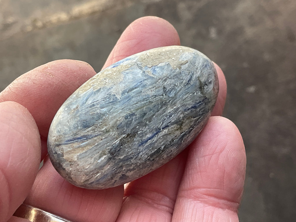 48g Blue Kyanite Palmstone 1A