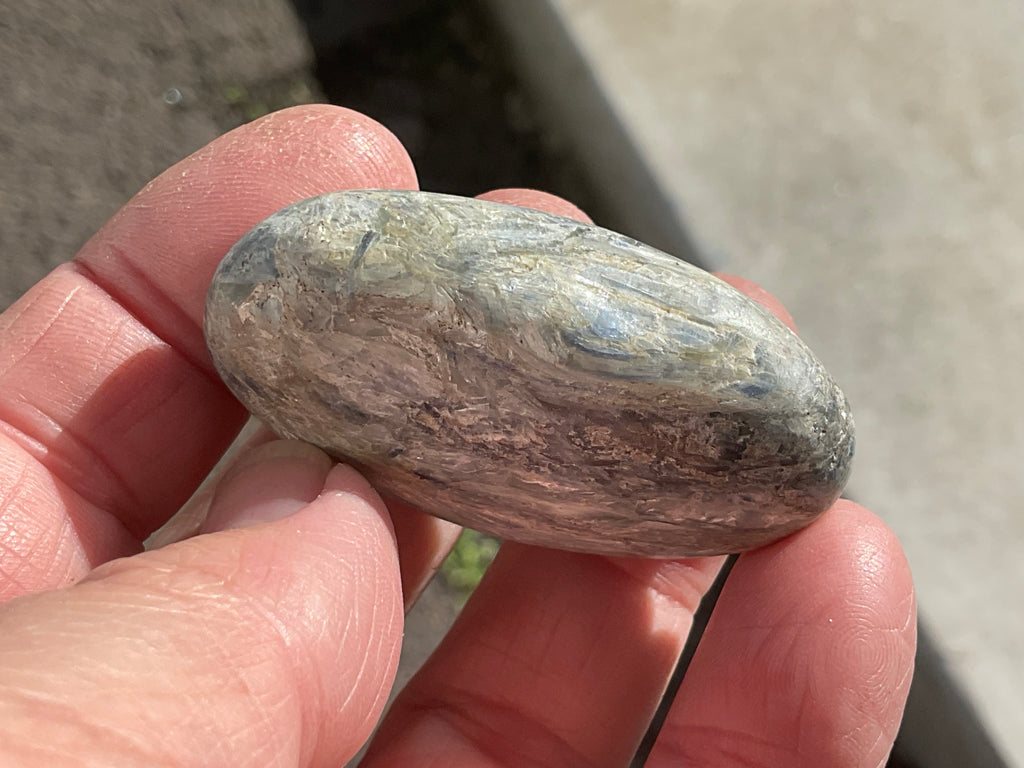 48g Blue Kyanite Palmstone 1A
