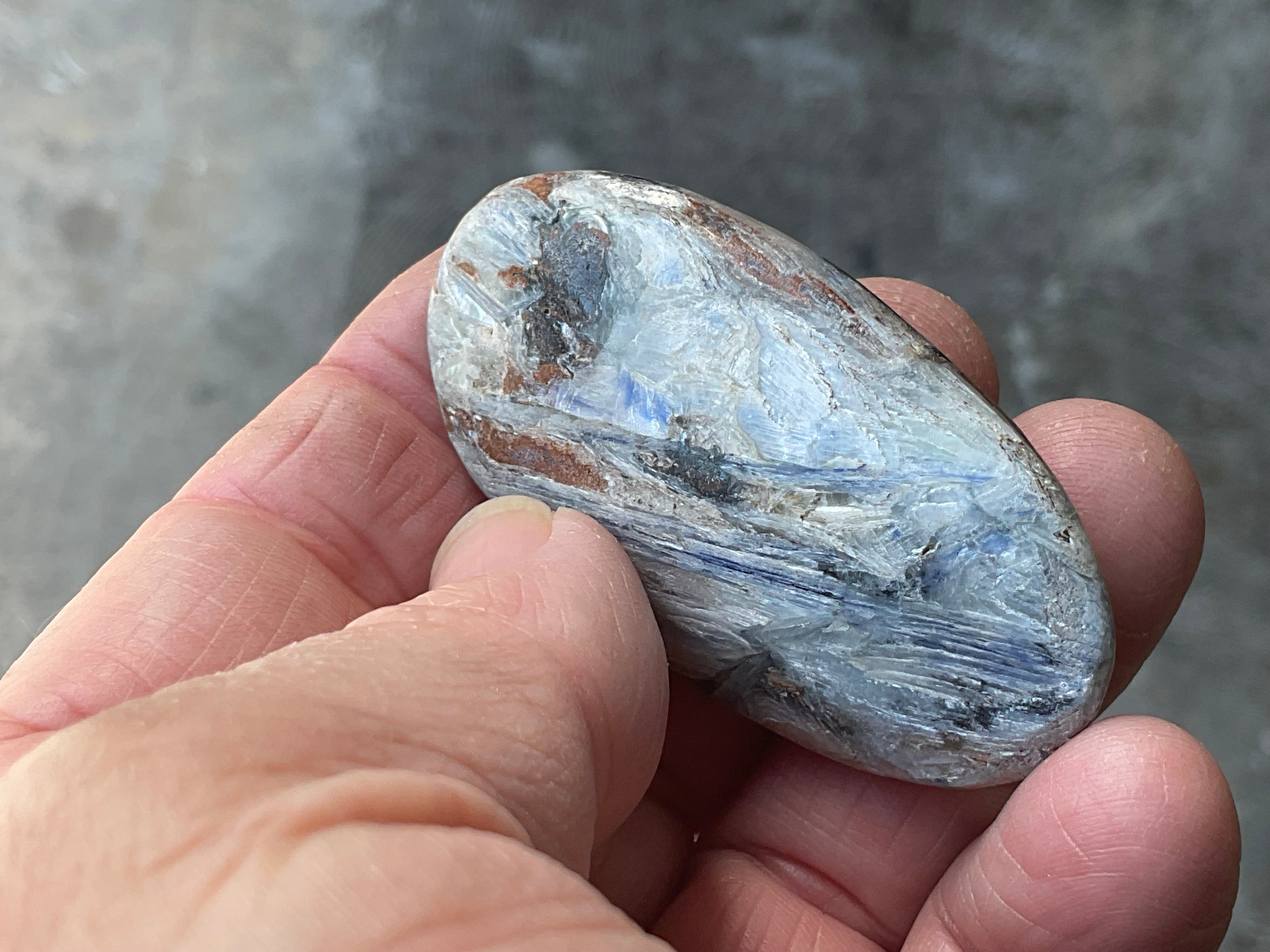 44g Blue Kyanite Palmstone 1C