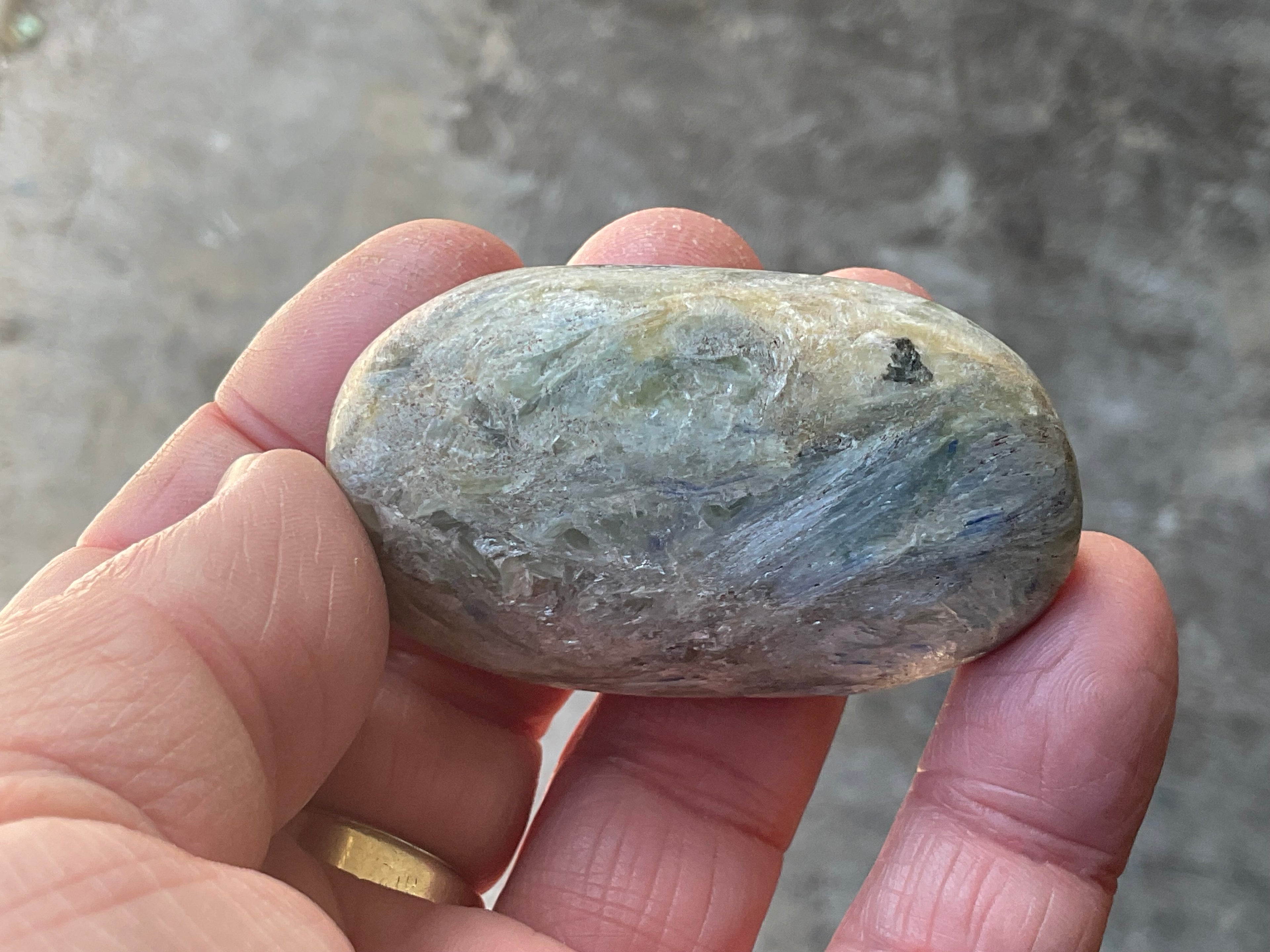 83g Blue Kyanite Palmstone 2B