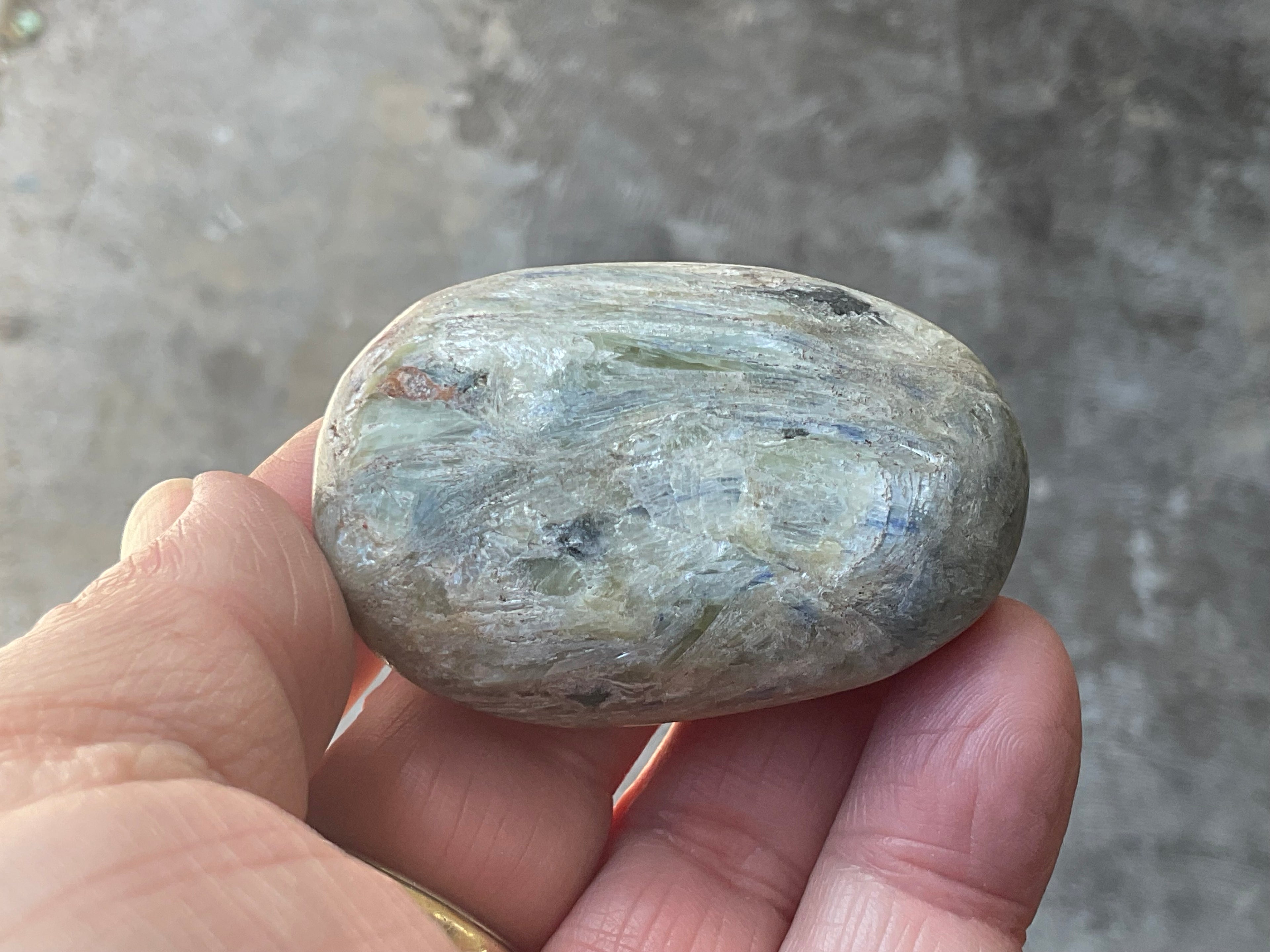 83g Blue Kyanite Palmstone 2B