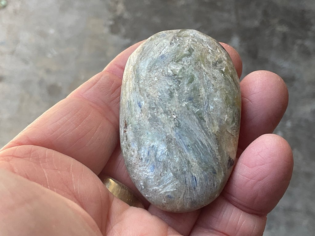 83g Blue Kyanite Palmstone 2B