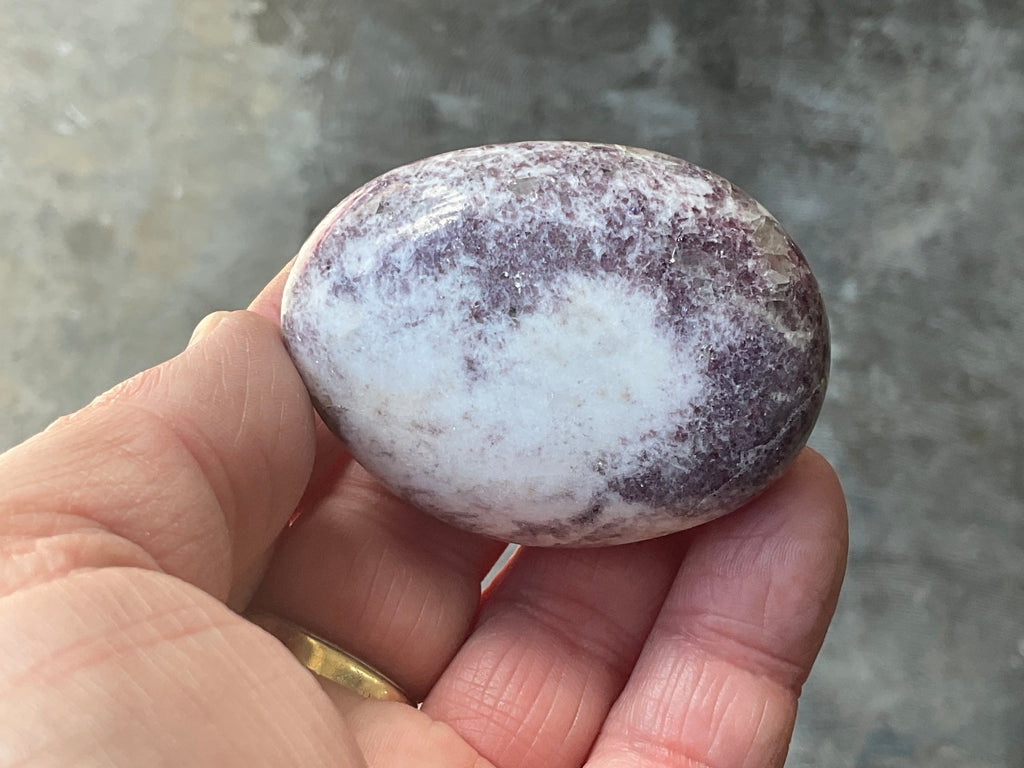 91g Lepidolote Palmstone 1B