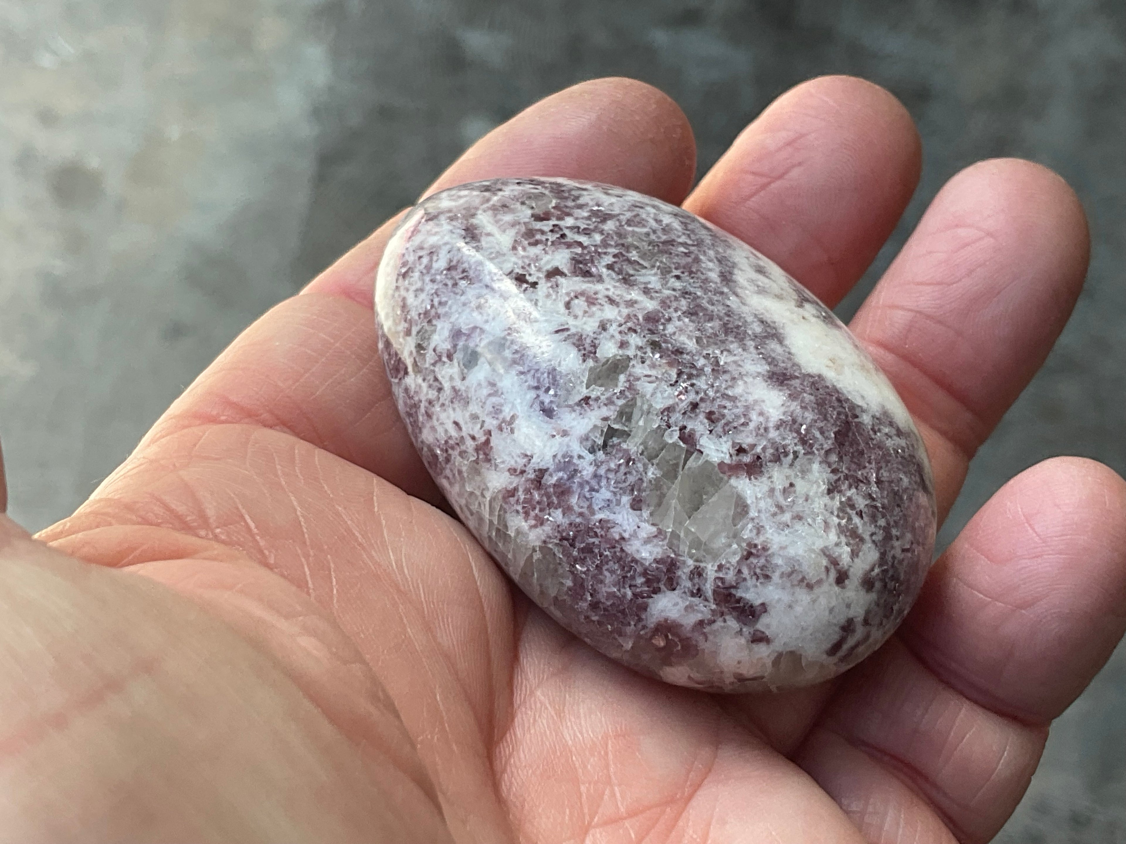 91g Lepidolote Palmstone 1B